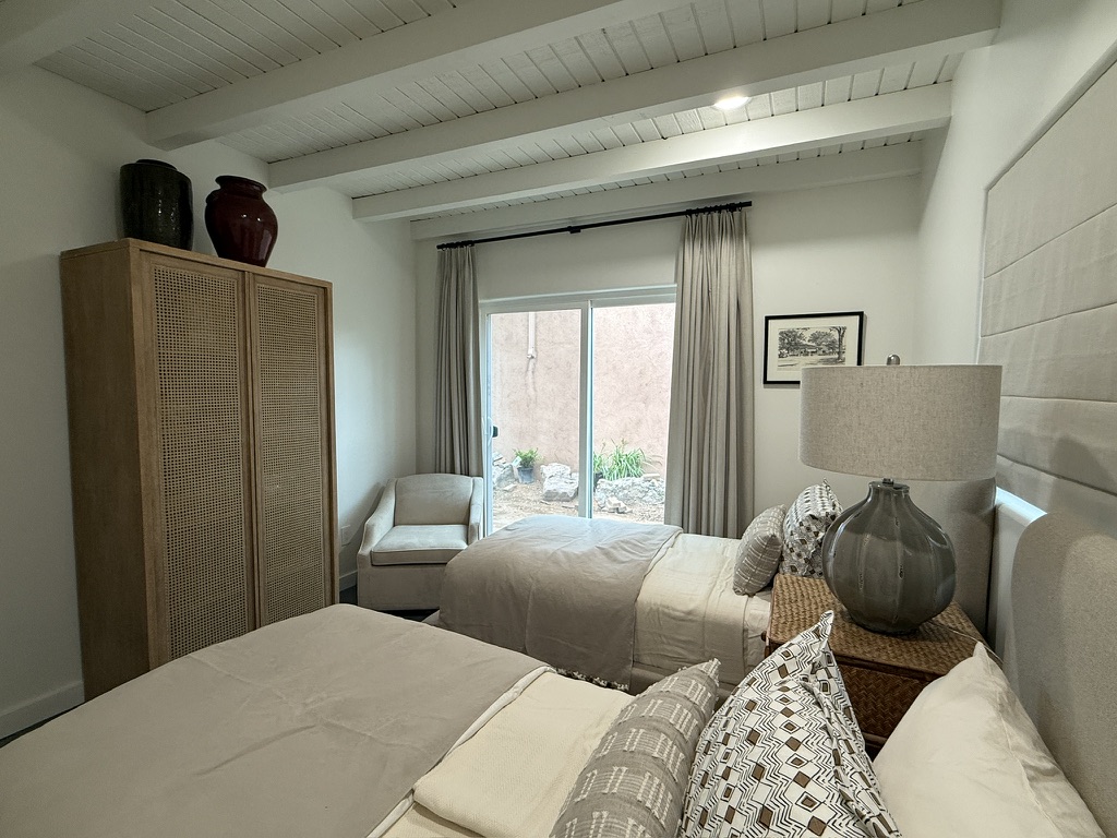 Guest room - twins