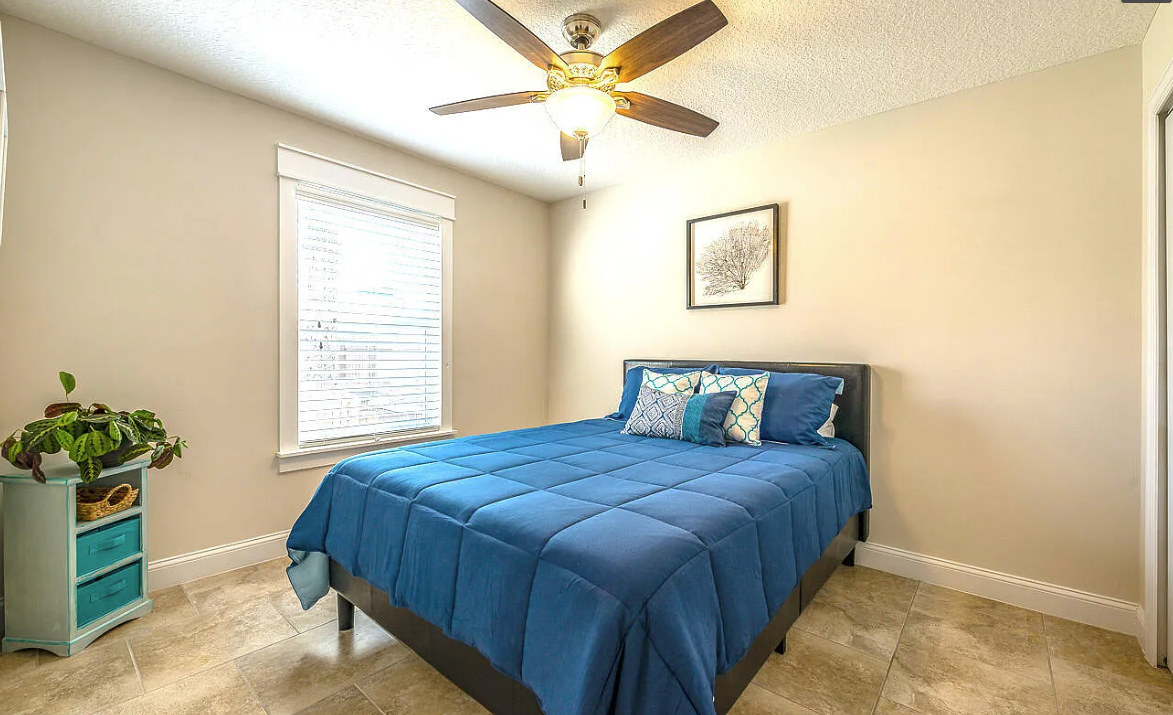 Queen Bed On First Floor