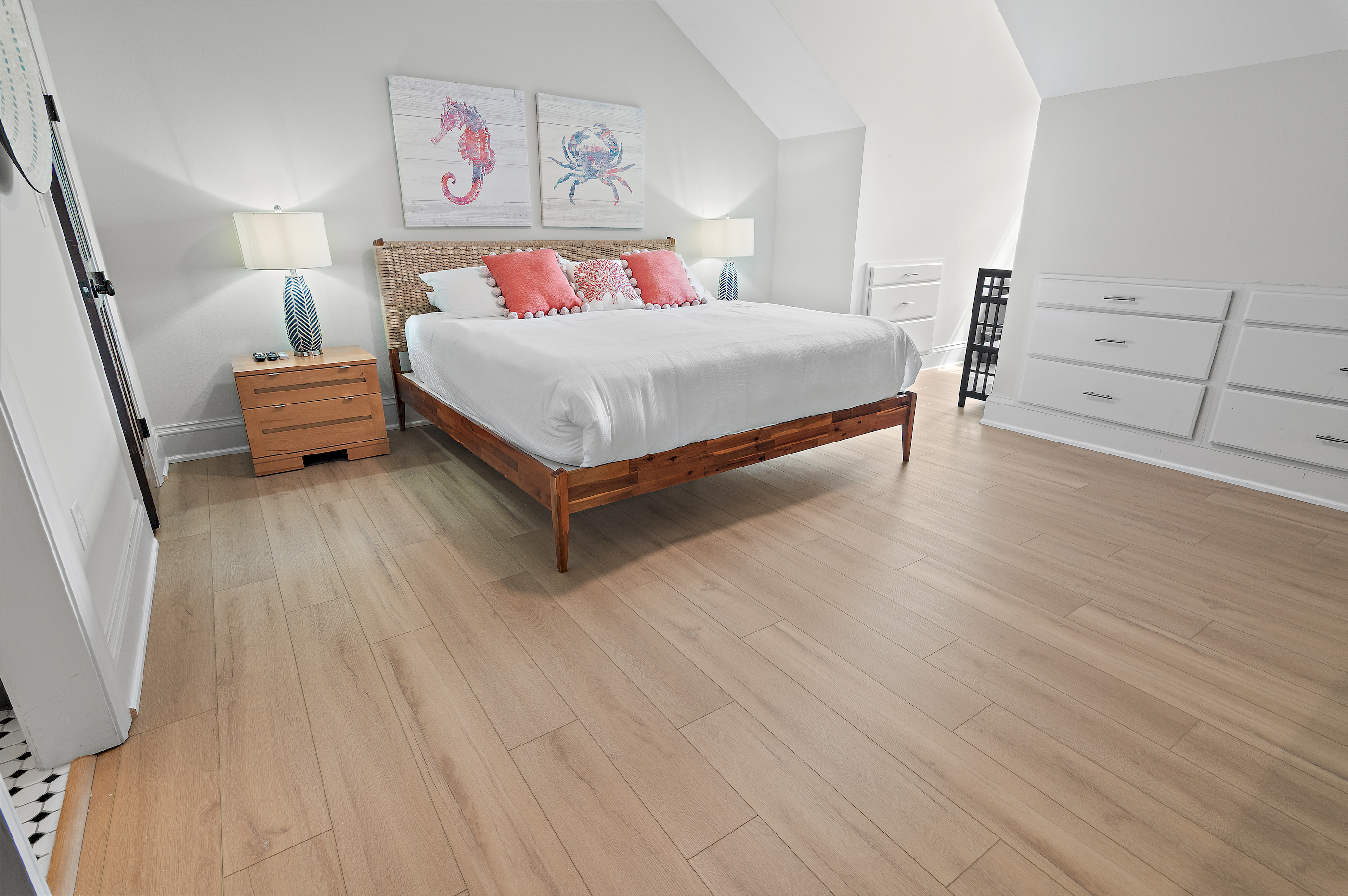 King Bedroom 1 with ensuite