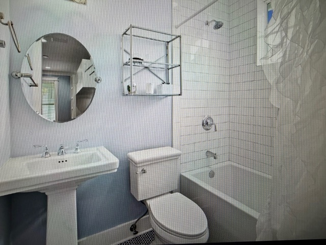 Upstairs Bunk Room Bath