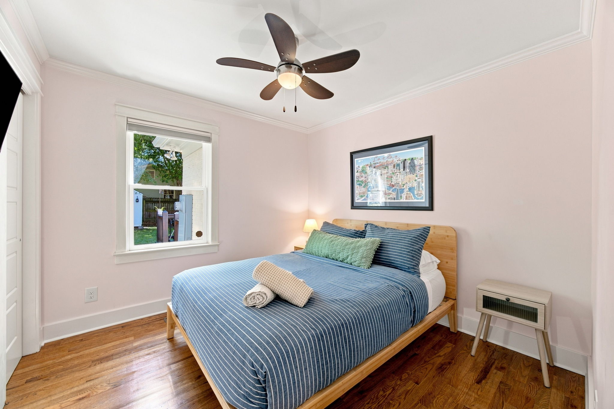 Queen bedroom