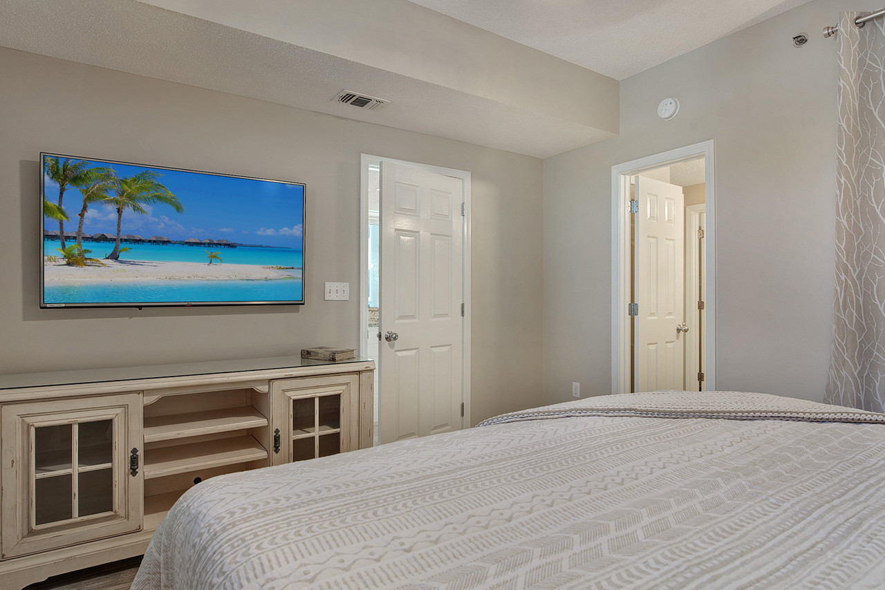 Guest King bedroom