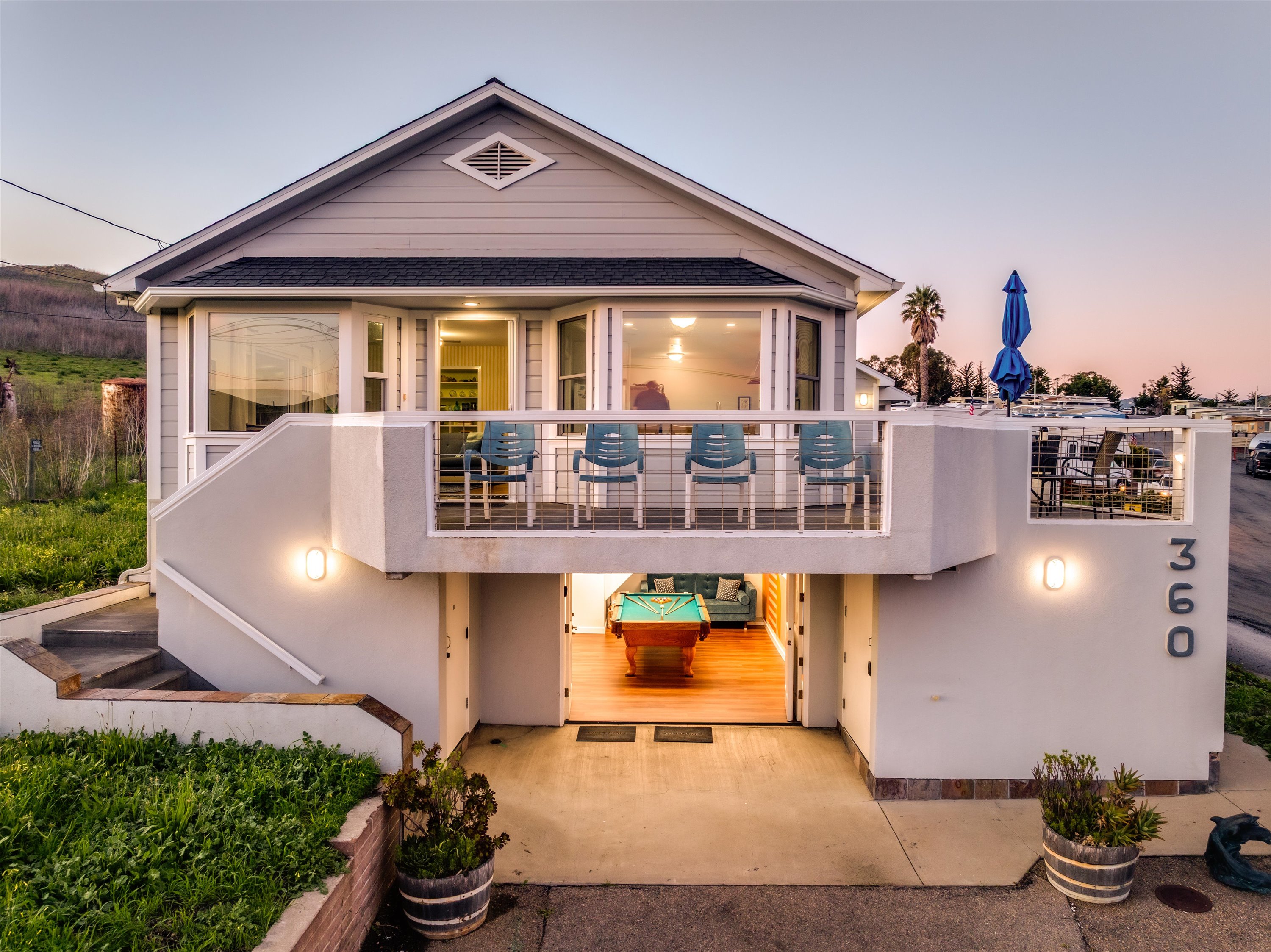 Enjoy combined indoor & outdoor space. See and hear the sounds of the ocean from every room