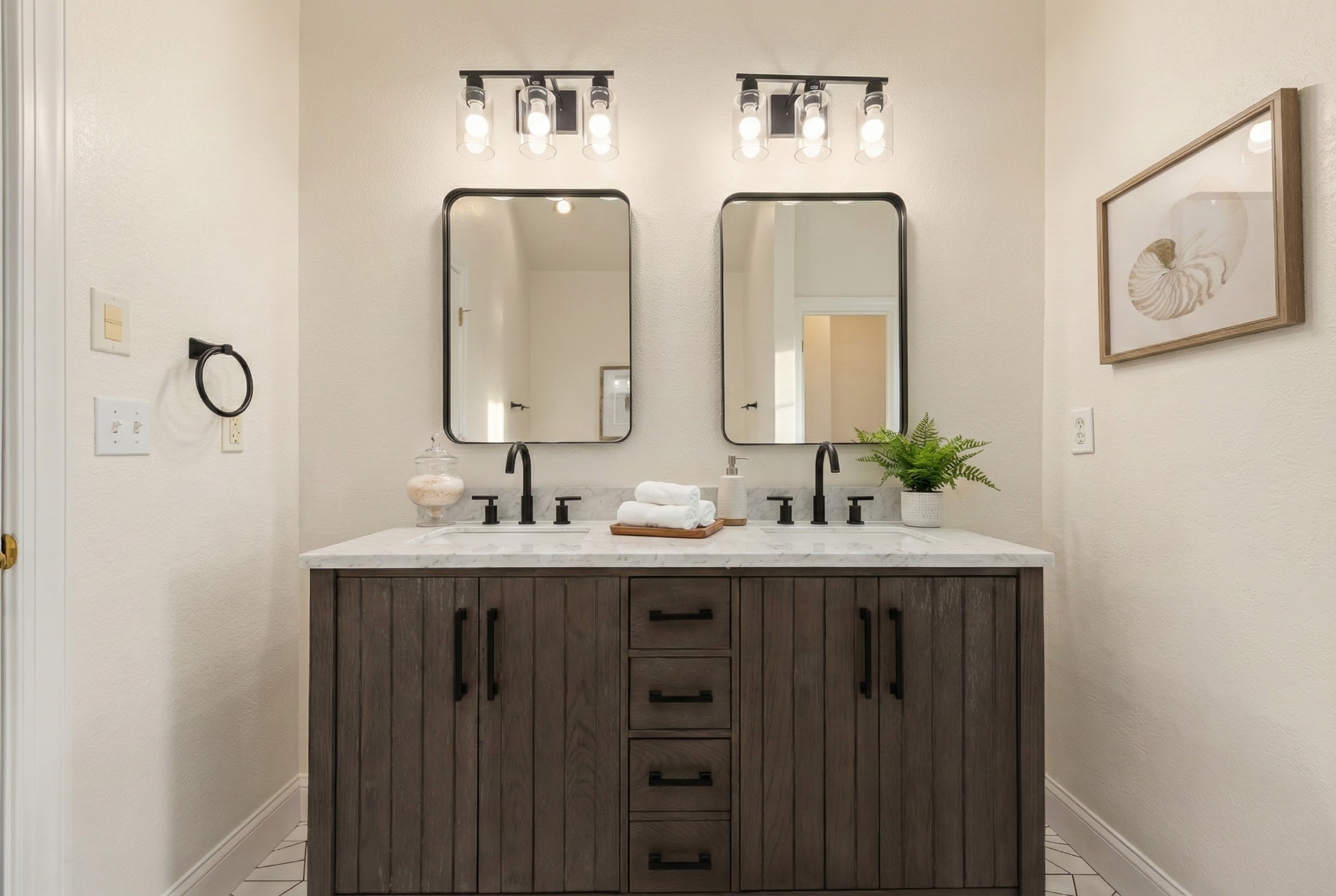 Soundside Pearl — Full Bath