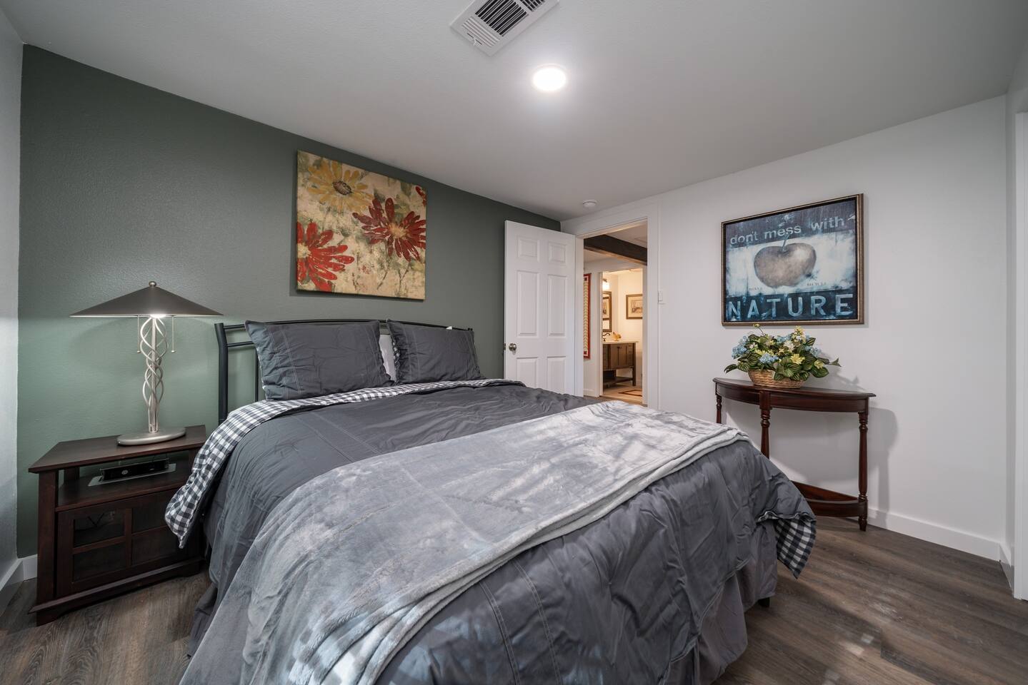 Guest Bedroom queen bed