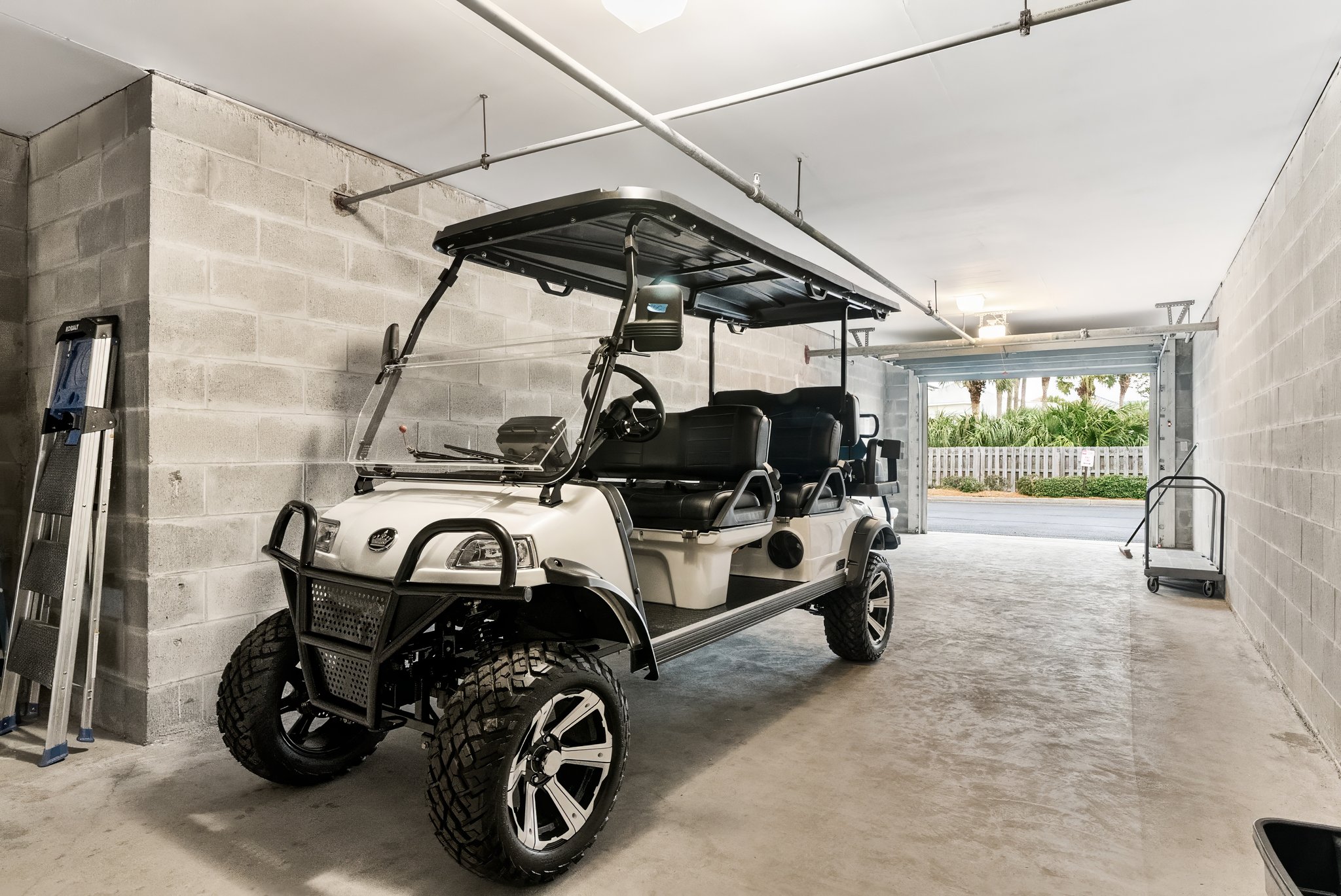 Six-seat electric golf cart