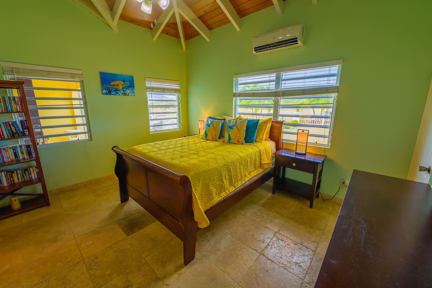 Bedroom 1 (angle 2)