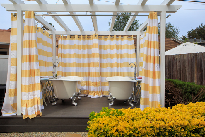 Two clawfoot soaking tubs tucked into our lush garden—perfect for unwinding after a day in LA. Soak, breathe, and slow down.