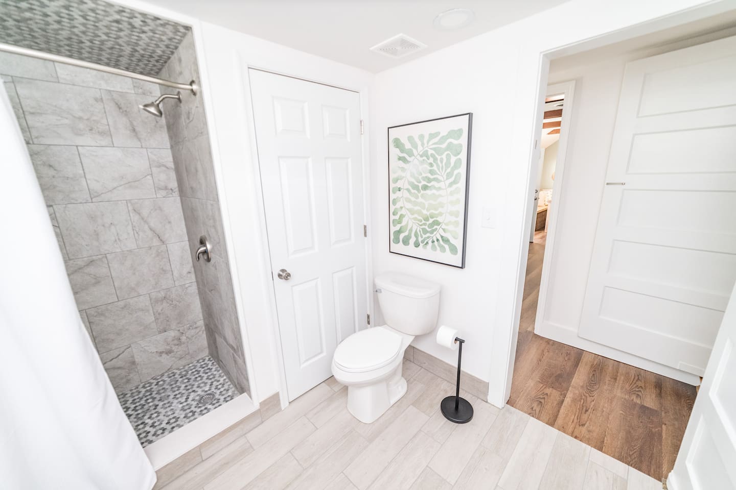 Eucalyptus Suite downstairs bathroom