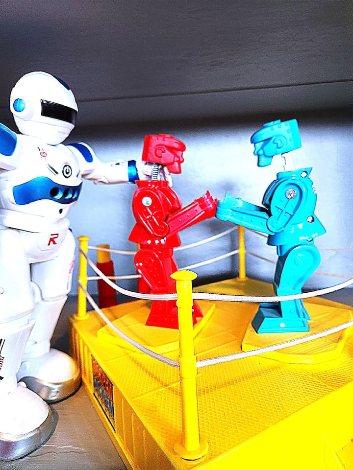 Late night shenanigans with Howie SHOG and the Innkeepers. 