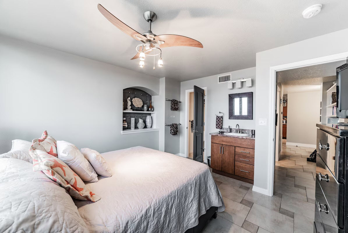 Direct access to shared bathroom with separate vanity