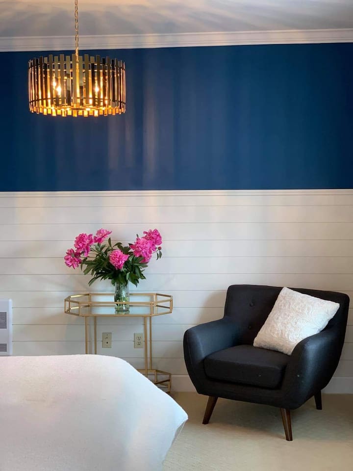 2 Queen Bedroom