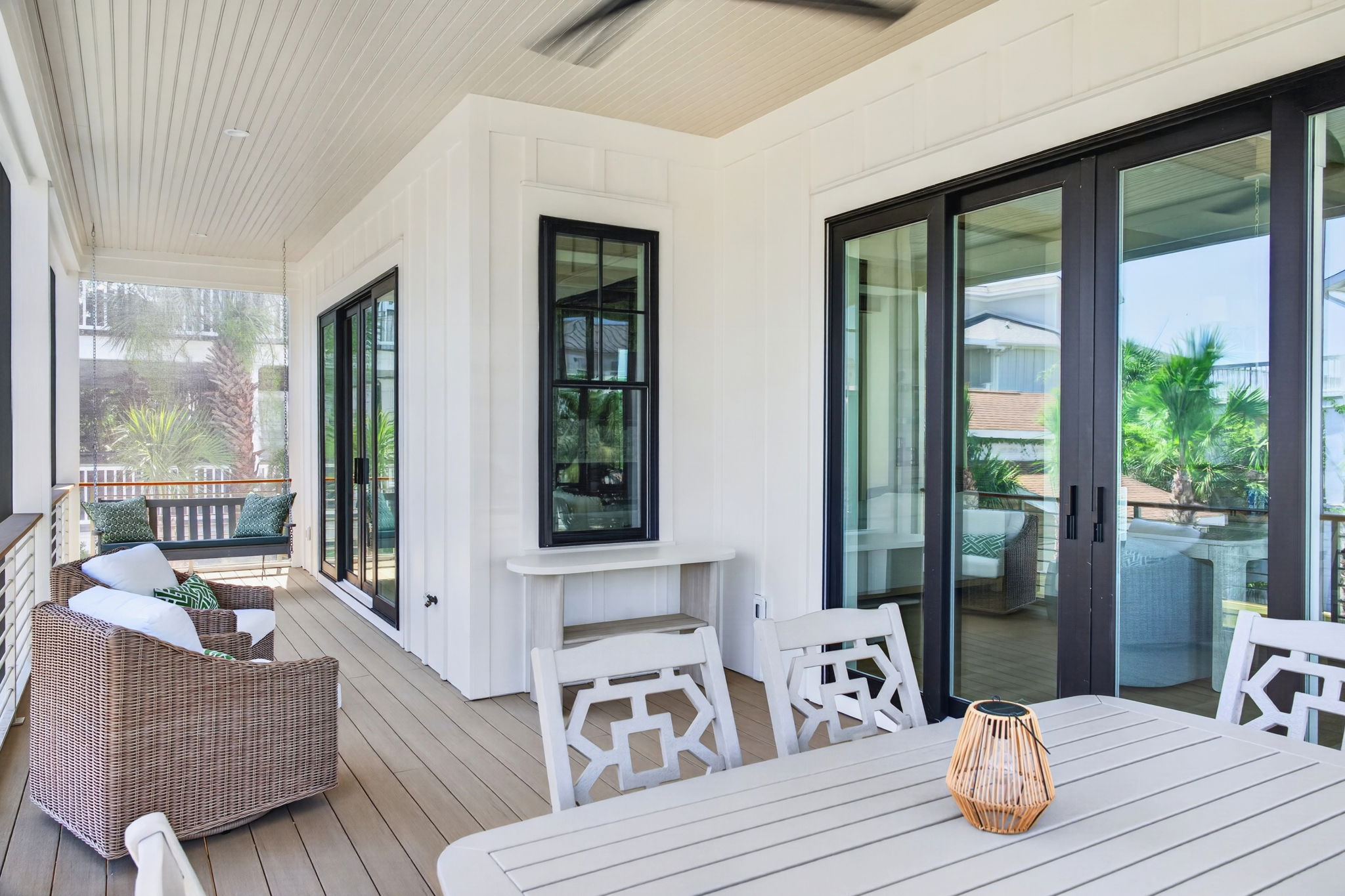 1st Floor Screened Porch | Tahanan Palms | 3 38th Ave | IOP Escapes
