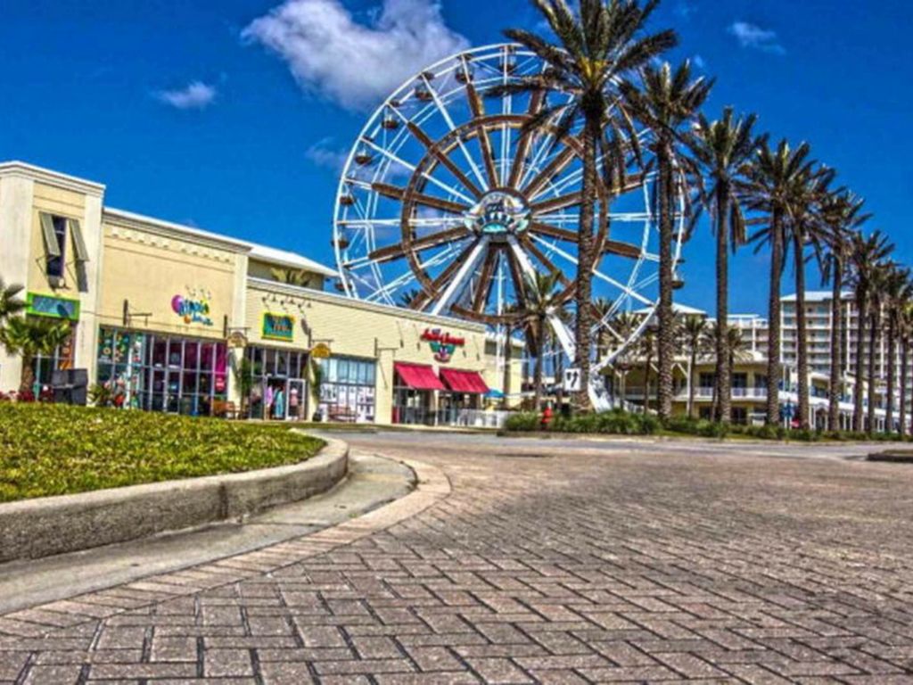 The Warf in Orange Beach shopping and concerts