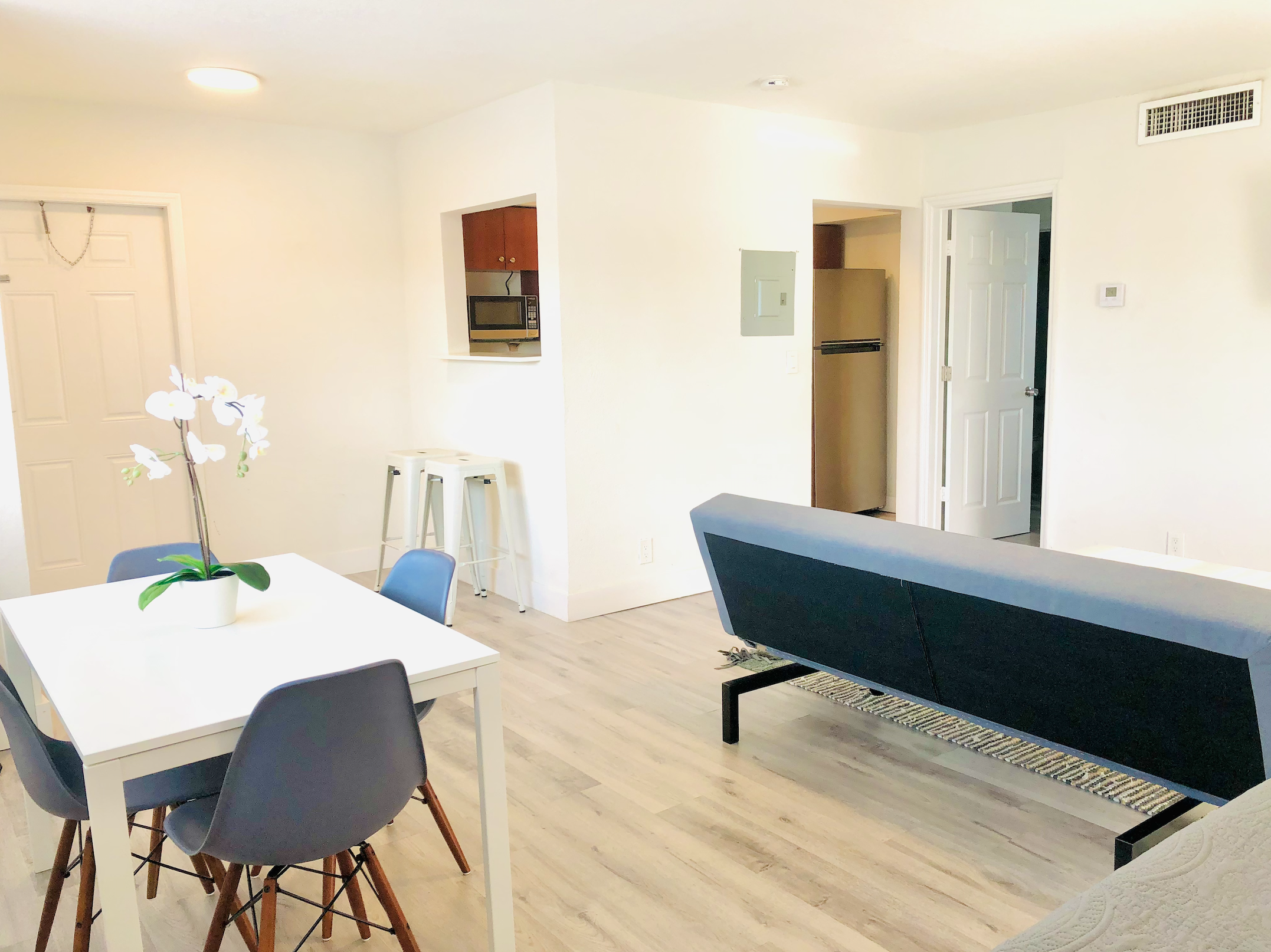 Featuring dining area and counter bar.