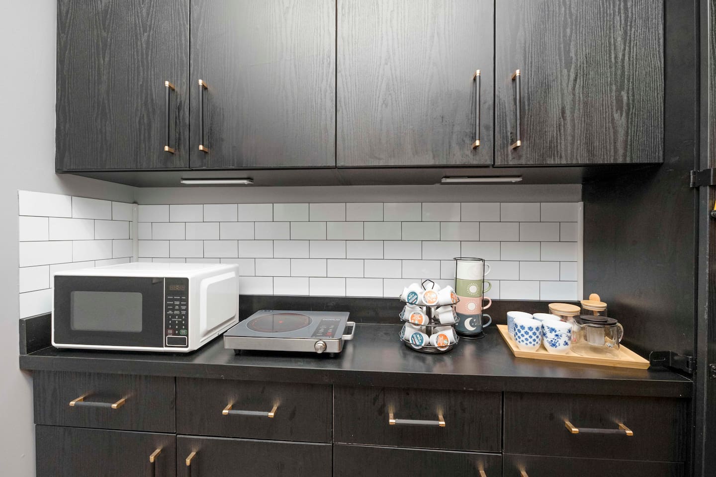 Comfortable 2BR w/ EV charger & Workspace 3