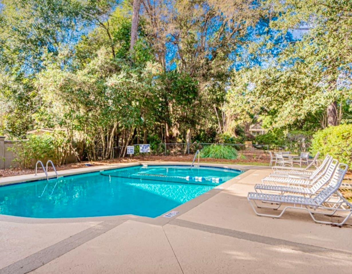 Community pool