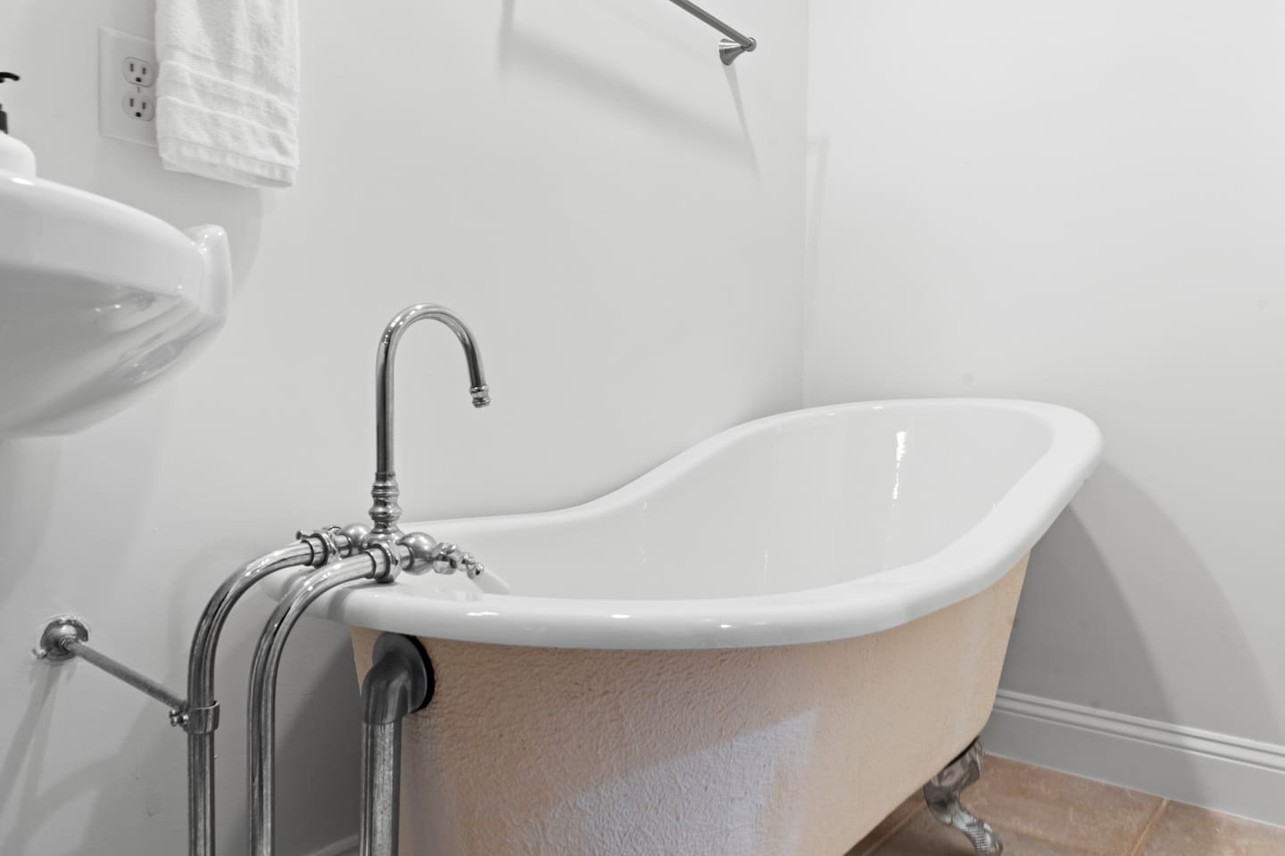 Shared Bathroom - Free Standing Tub & Walk In Shower