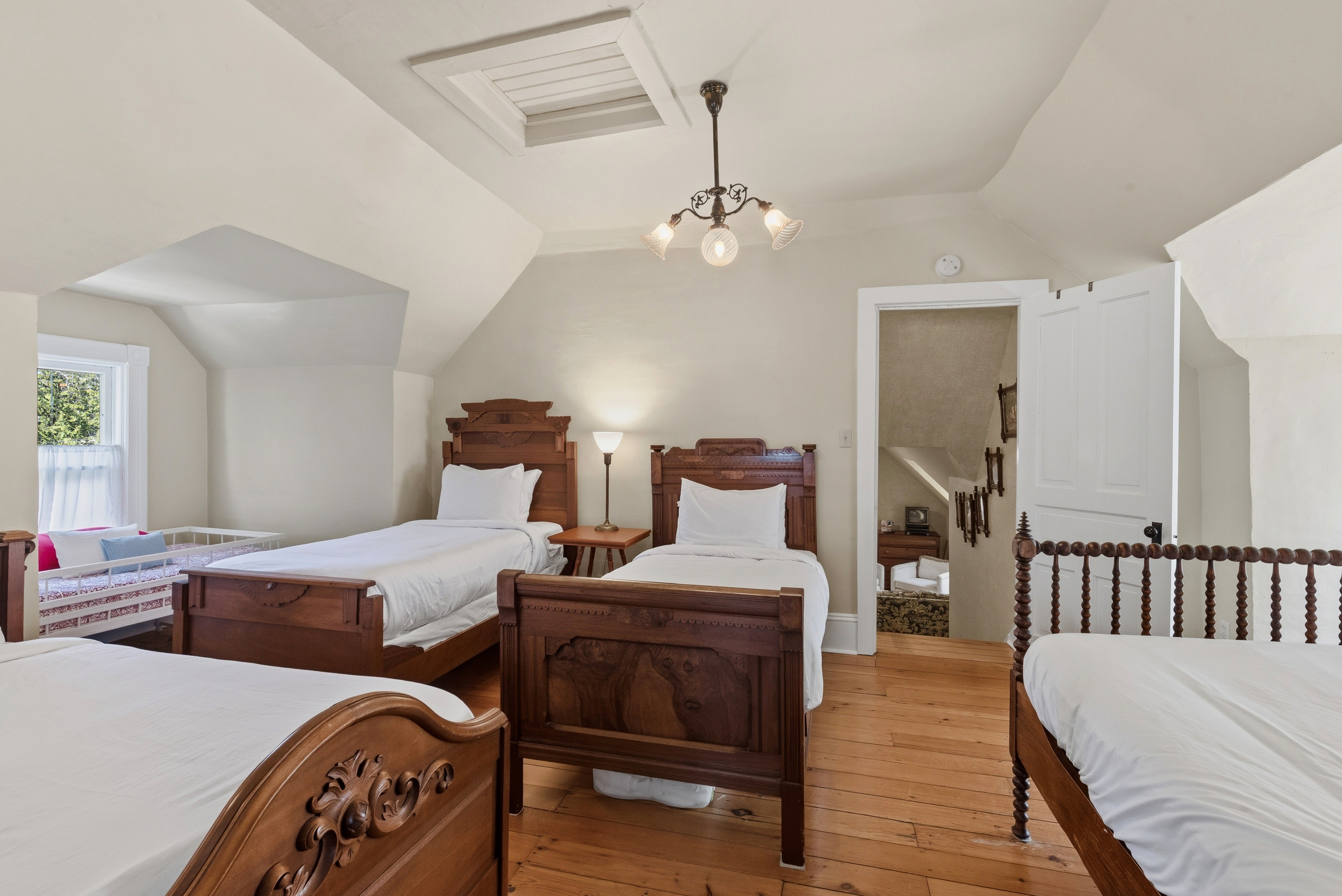 The "sleeping porch" is a large room, perfect for cousins, siblings or friend sleepovers. 