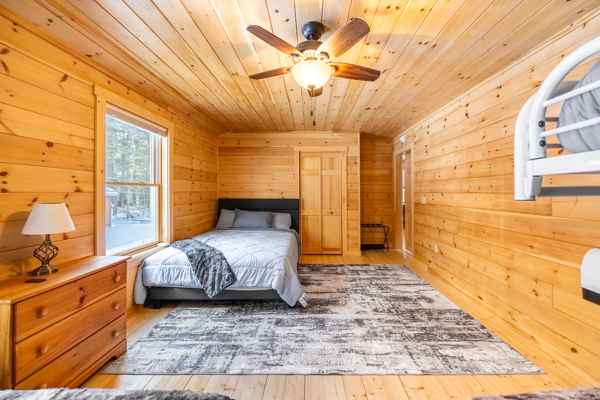 4th Bedroom with 2 Queen beds, and Full size bottom bunk with twin top bunk.