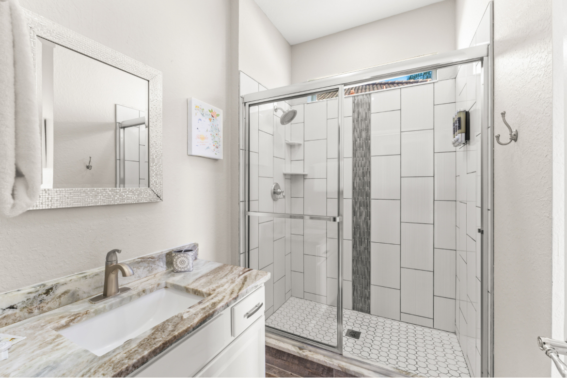 Master First Floor En-suite Full Bathroom with Walk - In shower