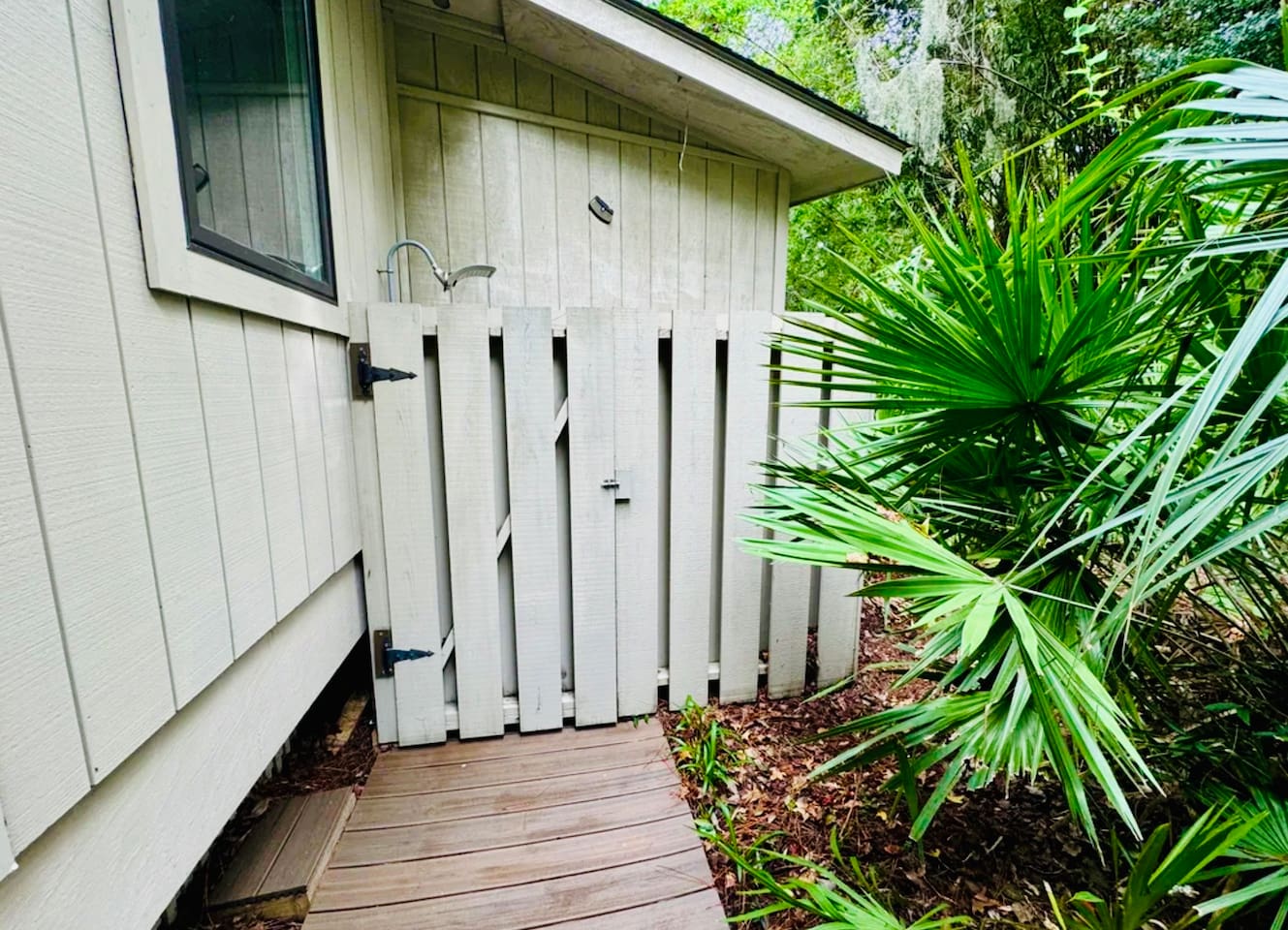 Outdoor shower enclosure