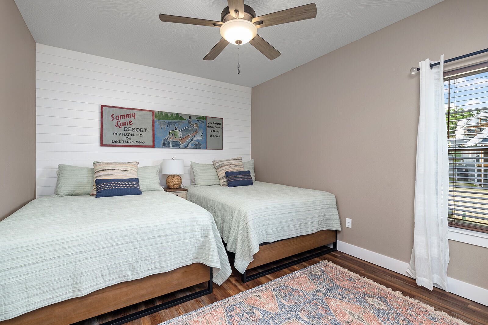 Upper Level 2 Queen Bedroom w/full attached bathroom