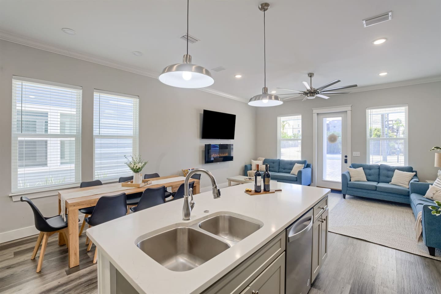 Discover a picturesque kitchen with a stunning sink just for you!