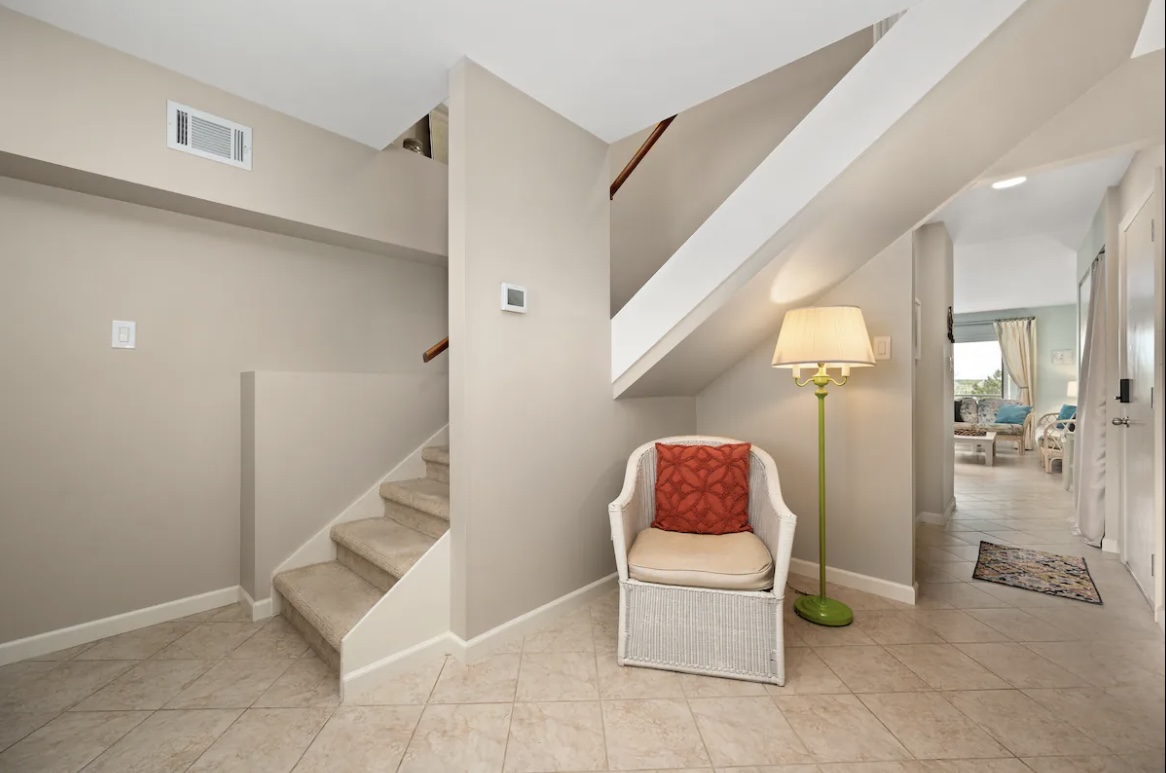 Stairwell Bonus Room