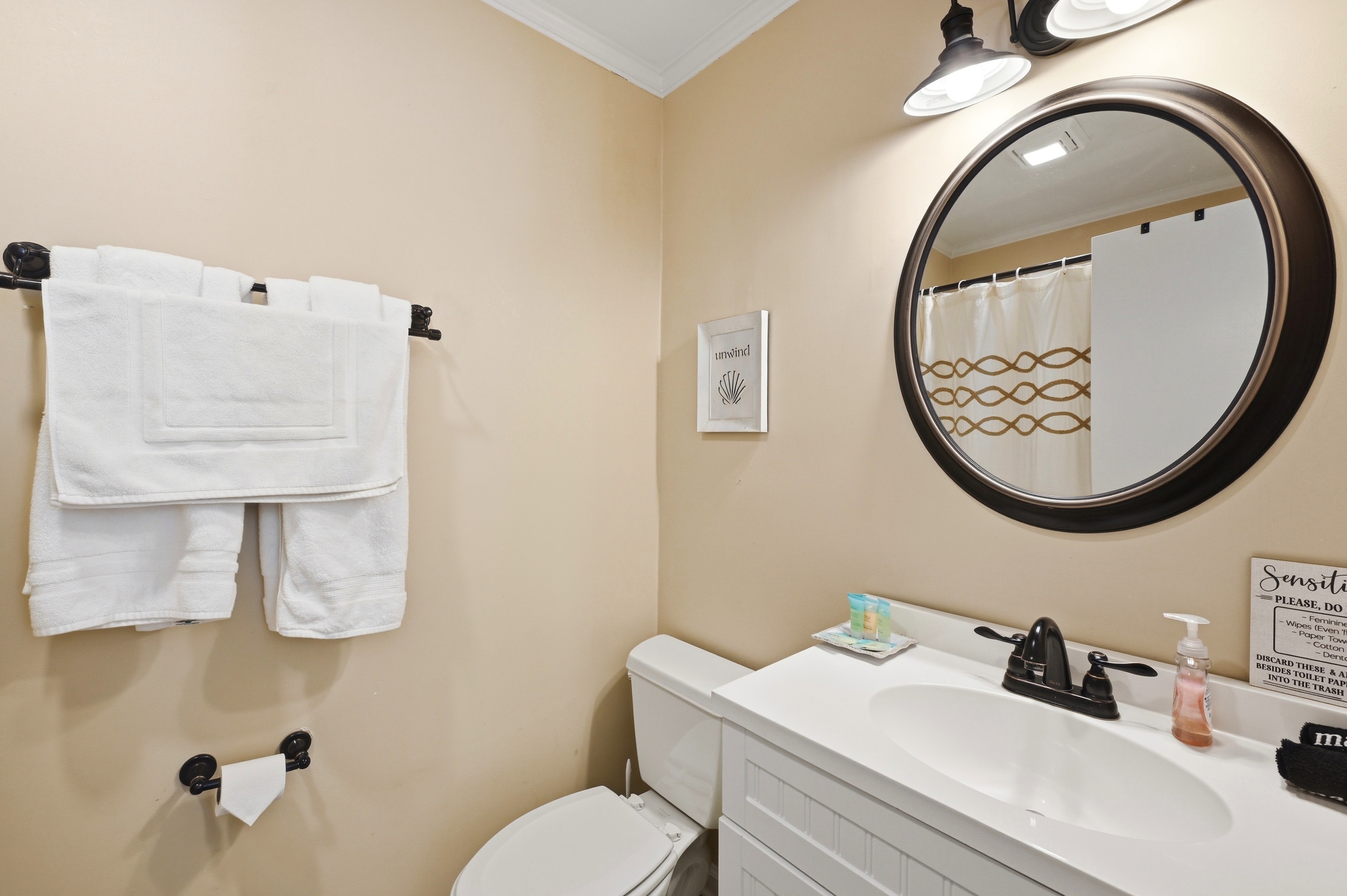 Bath linens provided