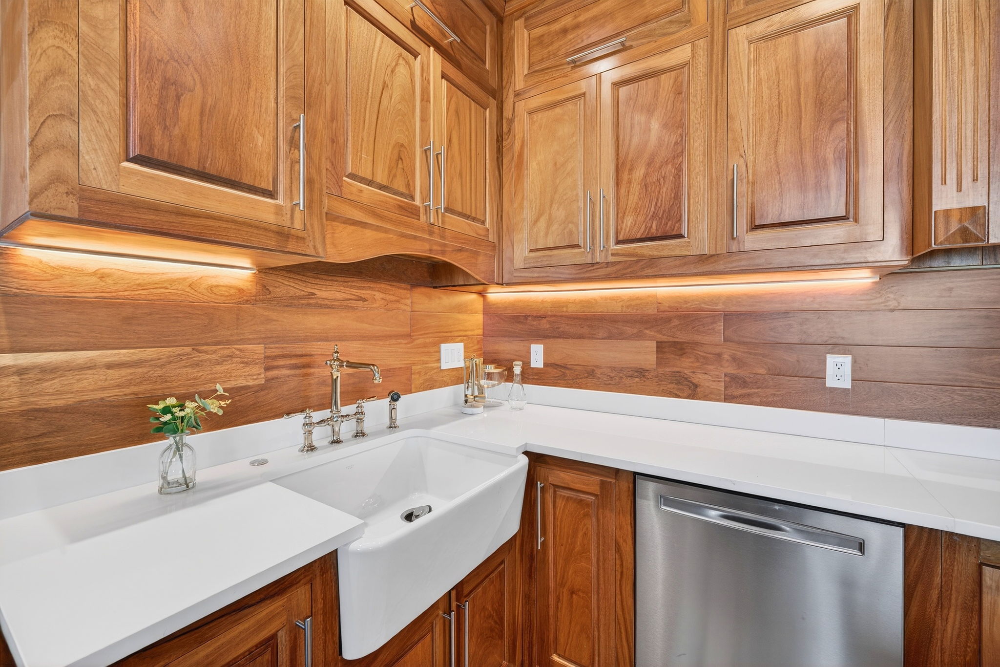 Kitchen 2 | Rosewood Retreat | 2605 Palm Blvd, Isle of Palms, SC | IOP Escapes