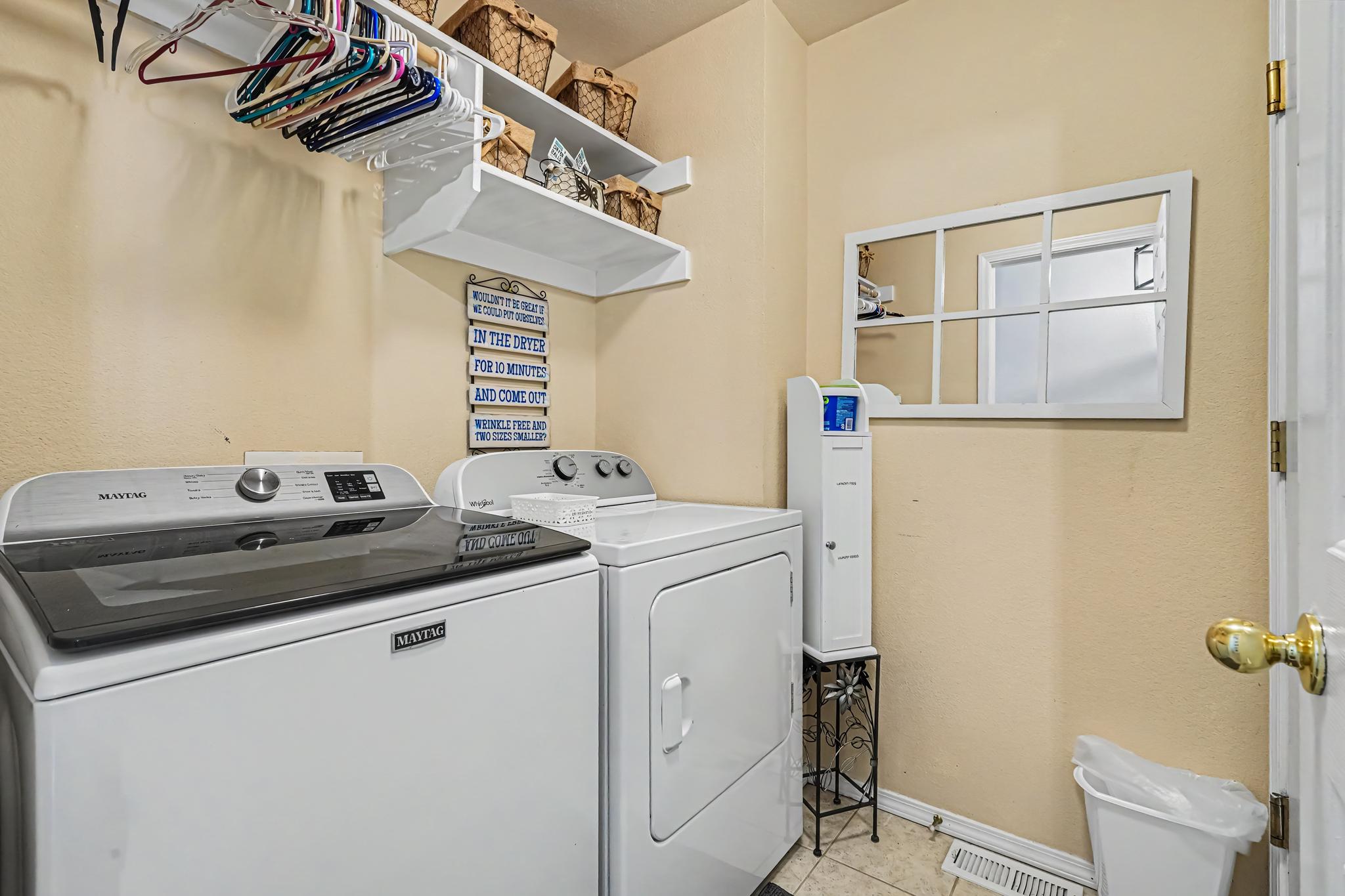 The spacious laundry room offers plenty of room to move around comfortably, with an open layout that allows you to easily access everything without feeling cramped. We also provide laundry pods, fabric softener beads,and OxiClean to make your stay complete
