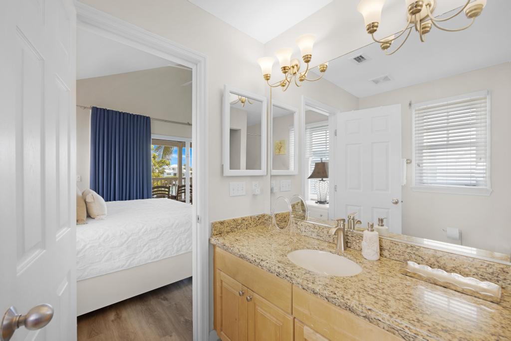 Master Bath, Single Sink, Shower