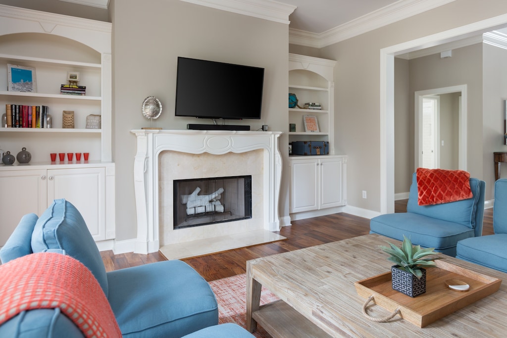 Living room, off of foyer, with HDTV