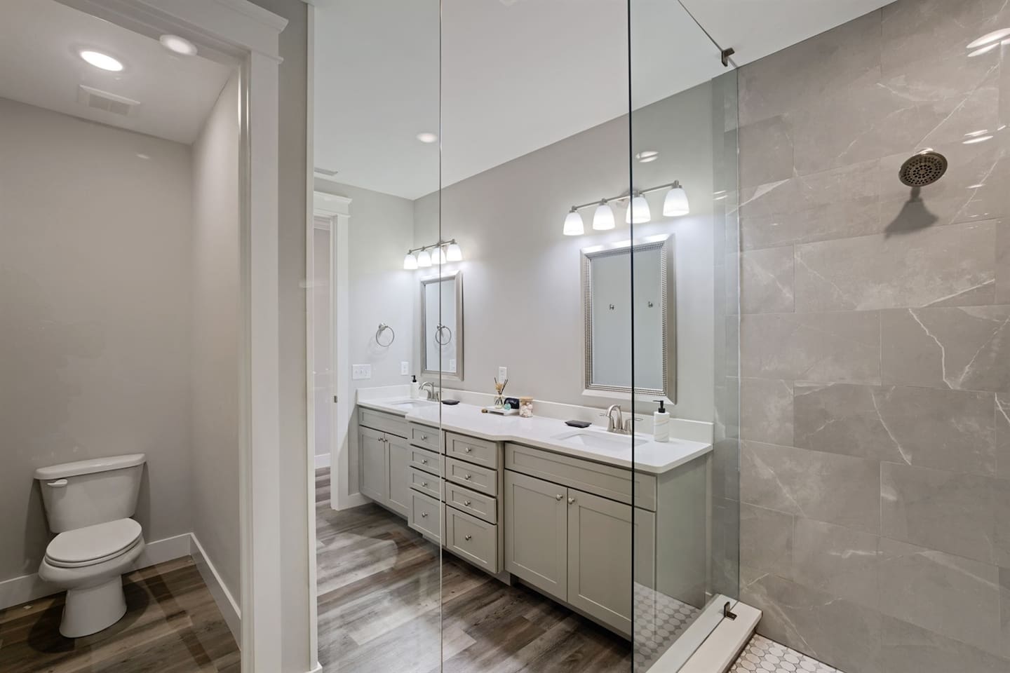Refresh yourself with big mirrors and a spacious comfort room!