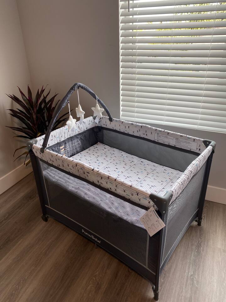Portable crib