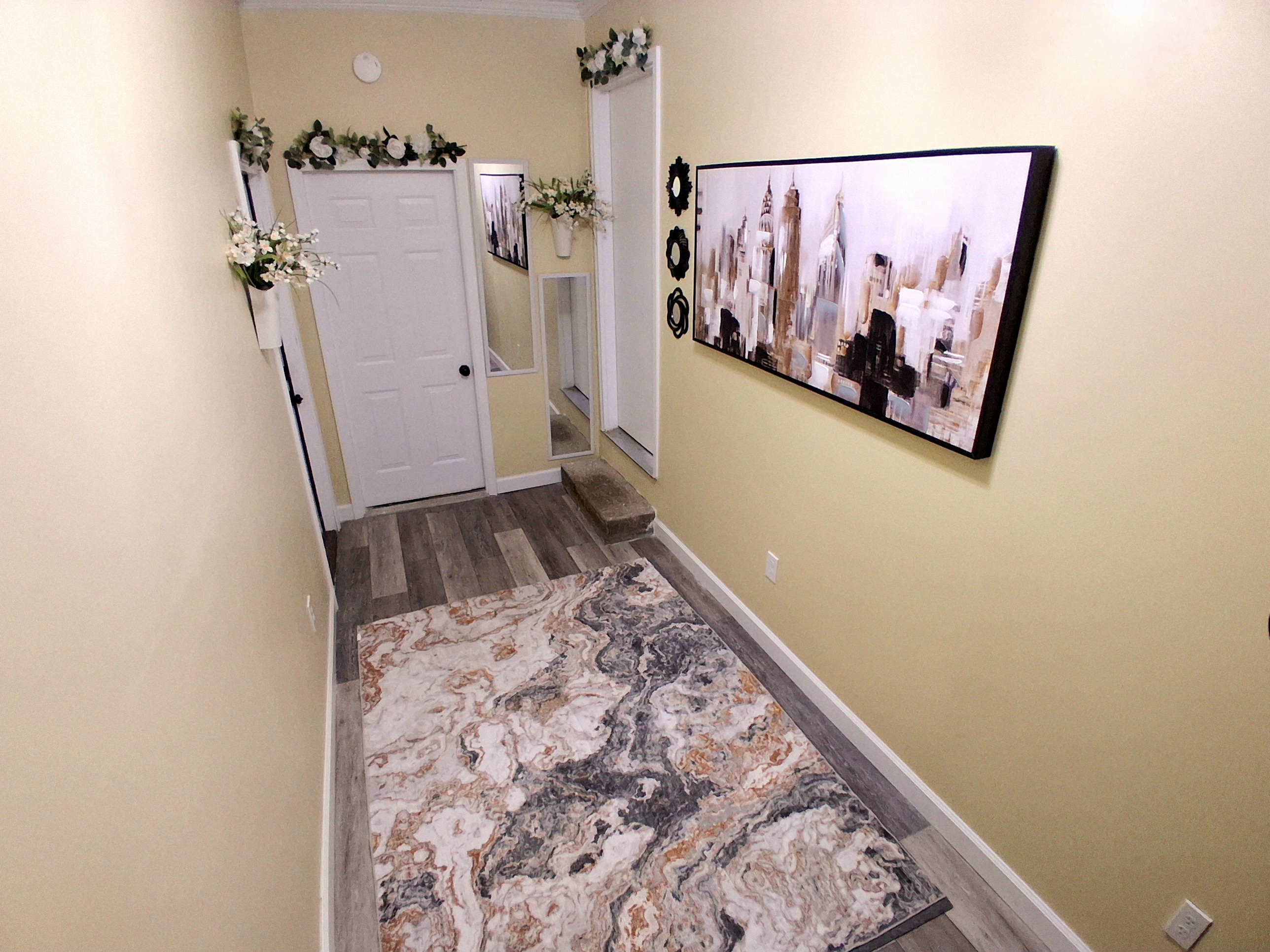 This private, lockable spare room can be converted into a sleeping space when needed. A full‑size floor mattress fits comfortably, and all linens, pillows, and a mattress cover are included.