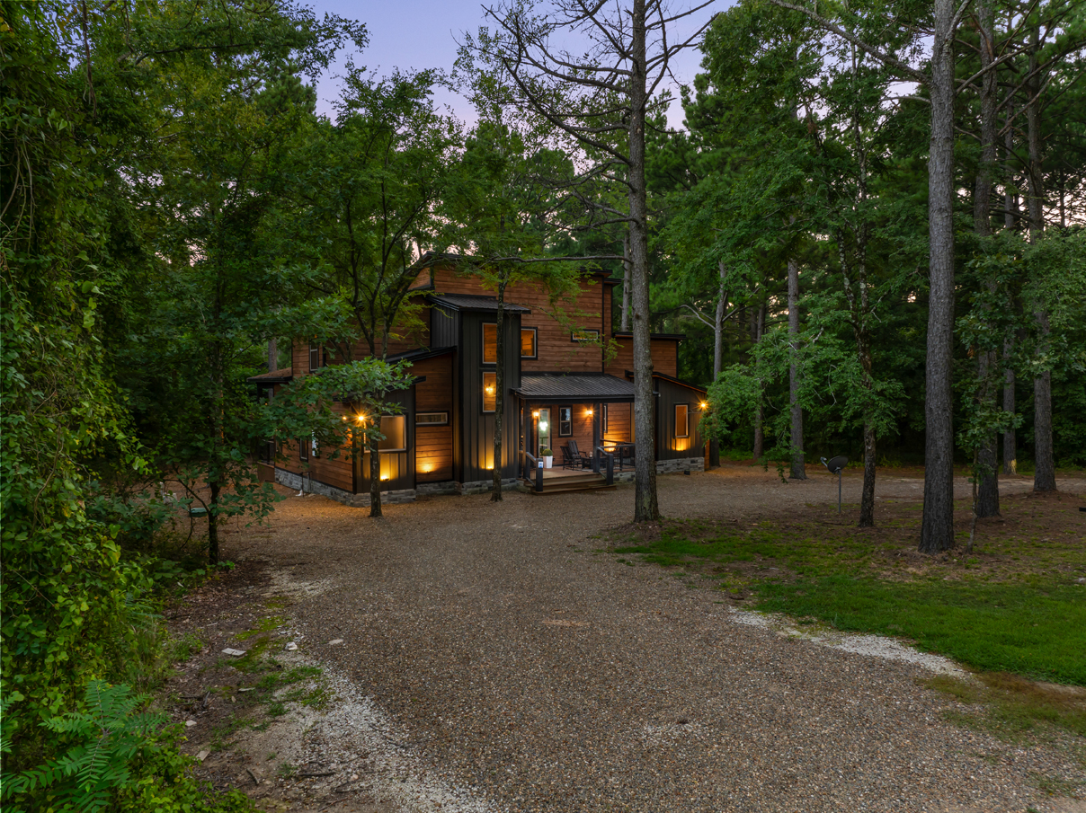 Secluded woodland escape with contemporary design and peaceful forest surroundings.