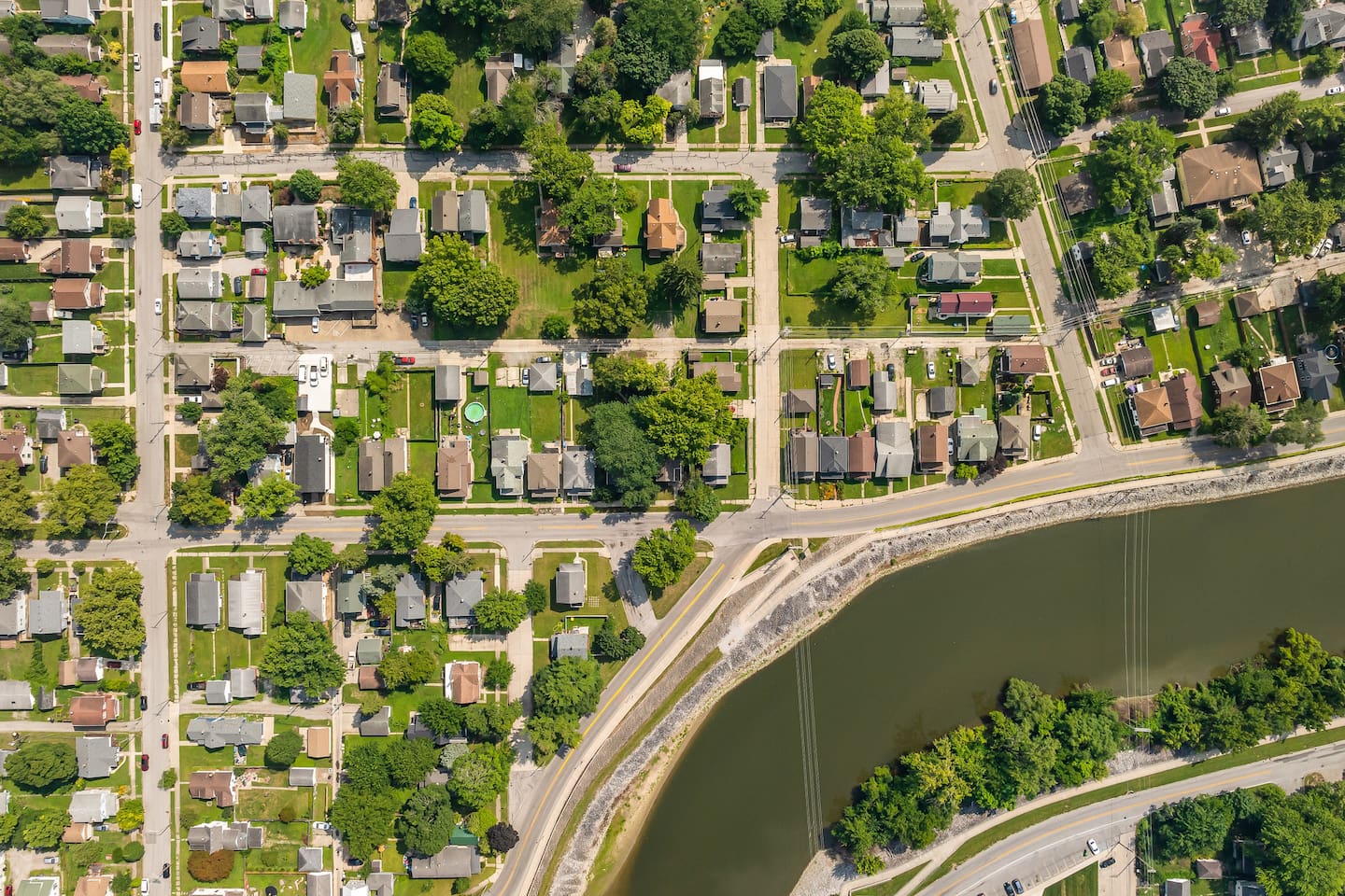 A well-connected neighborhood with the river just around the corner.