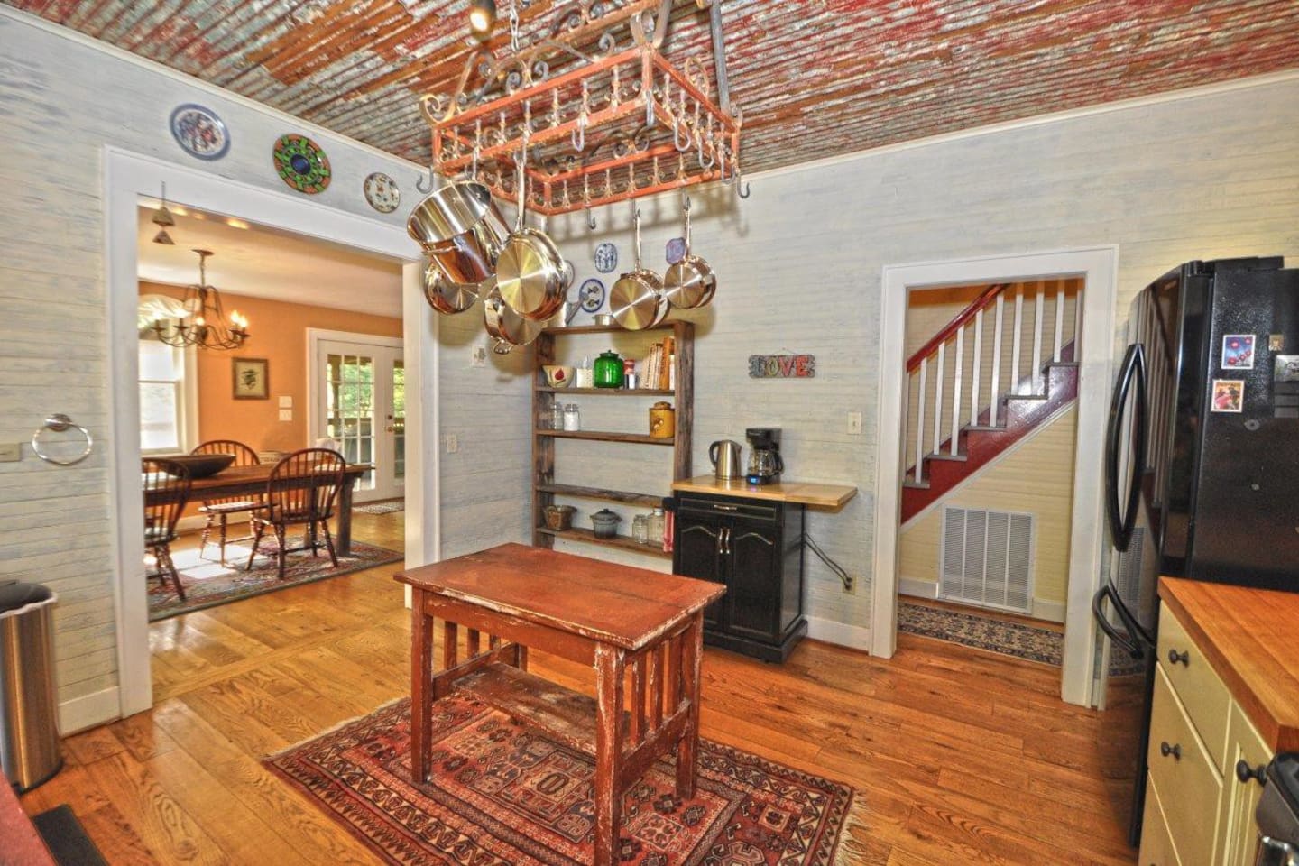 Awesome stocked cooking kitchen