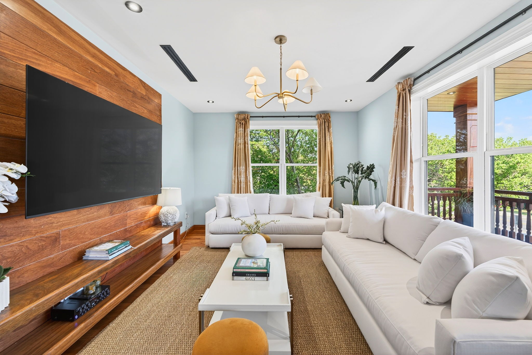 Living Room 1 | Rosewood Retreat | 2605 Palm Blvd, Isle of Palms, SC | IOP Escapes