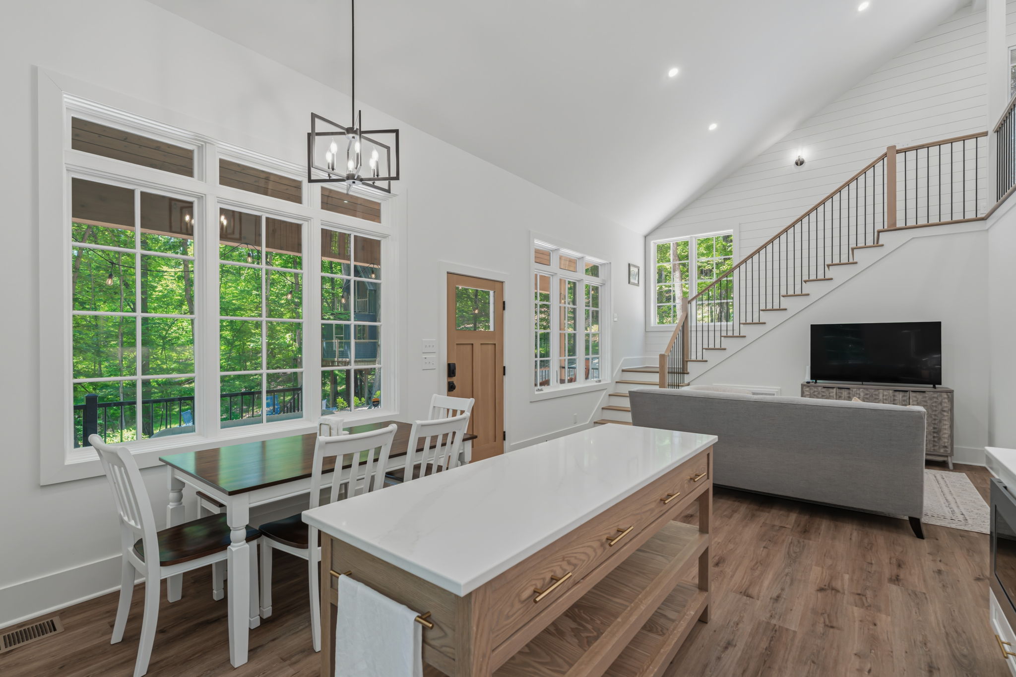 Open Floor Plan to Maximize Natural LIght