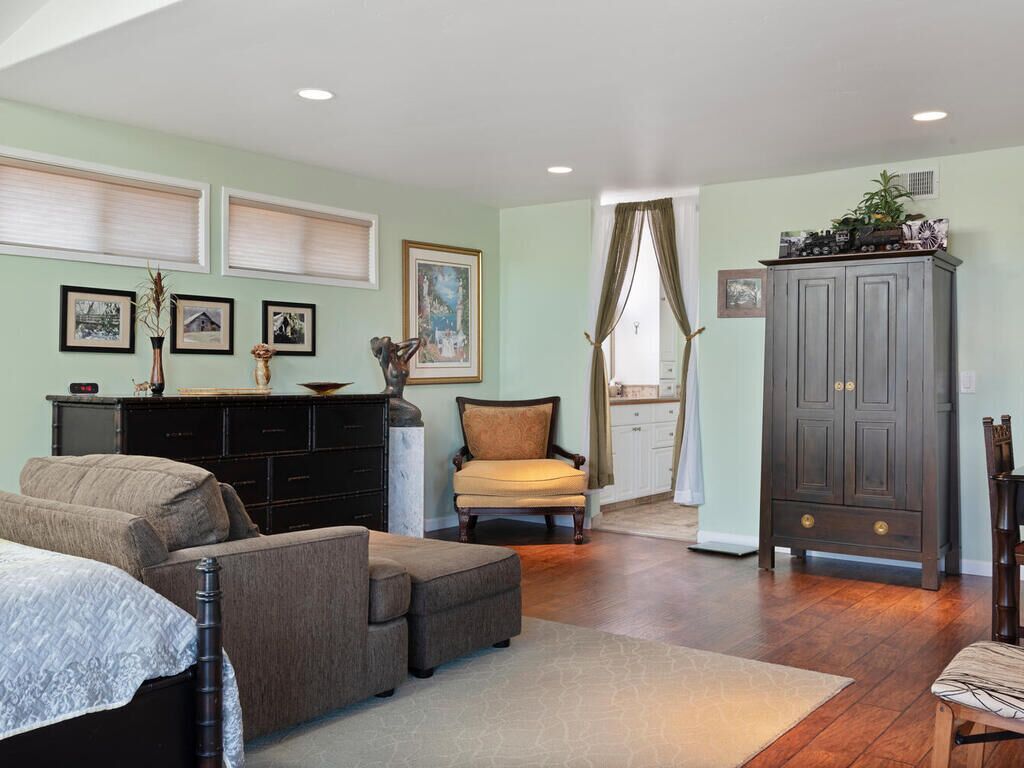 Primary bedroom suite