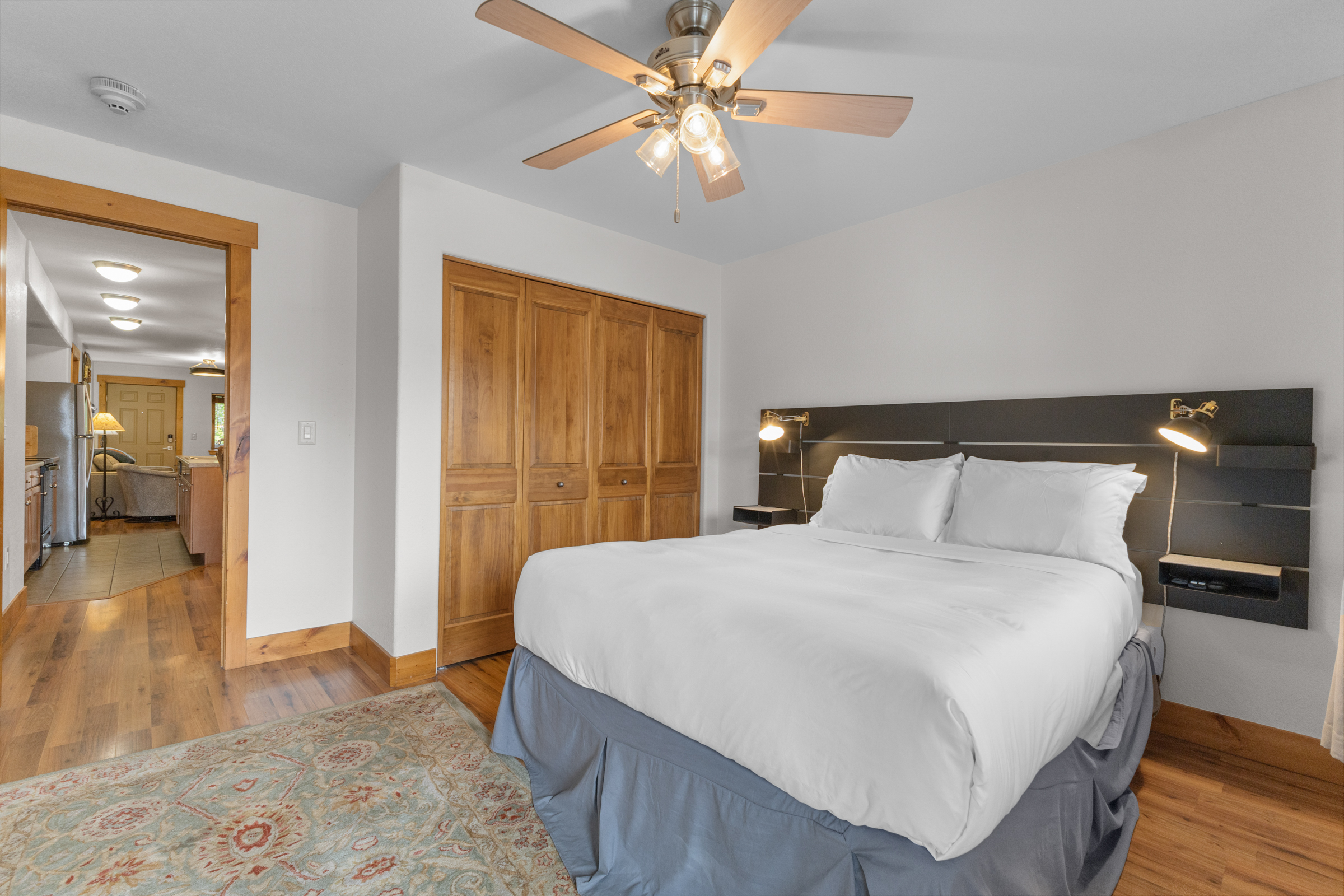 Bedroom 2 | Queenbed