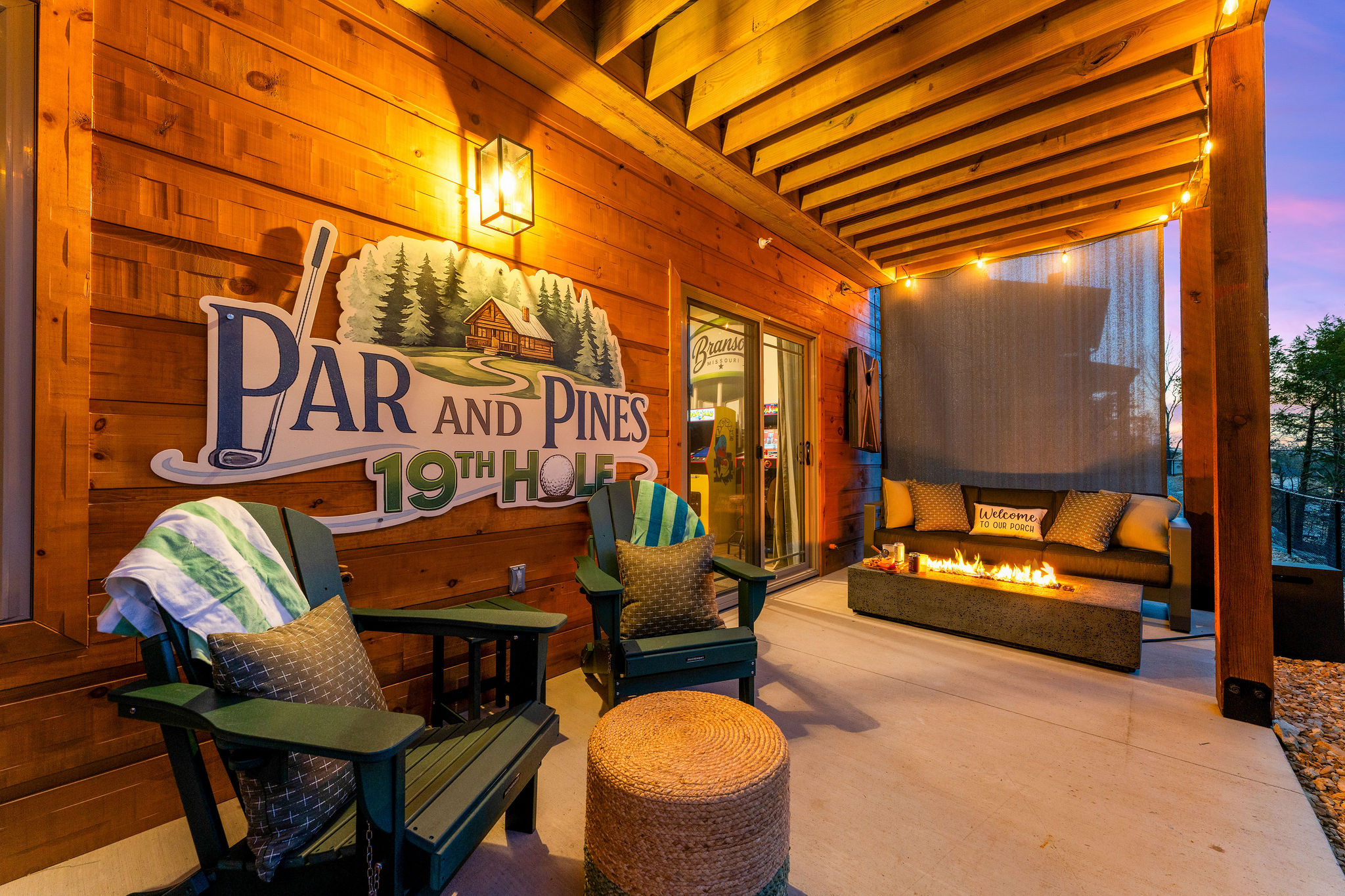 Par and Pine cabin is THE place to be in Tall Timbers.  Book your stay now before someone else does!