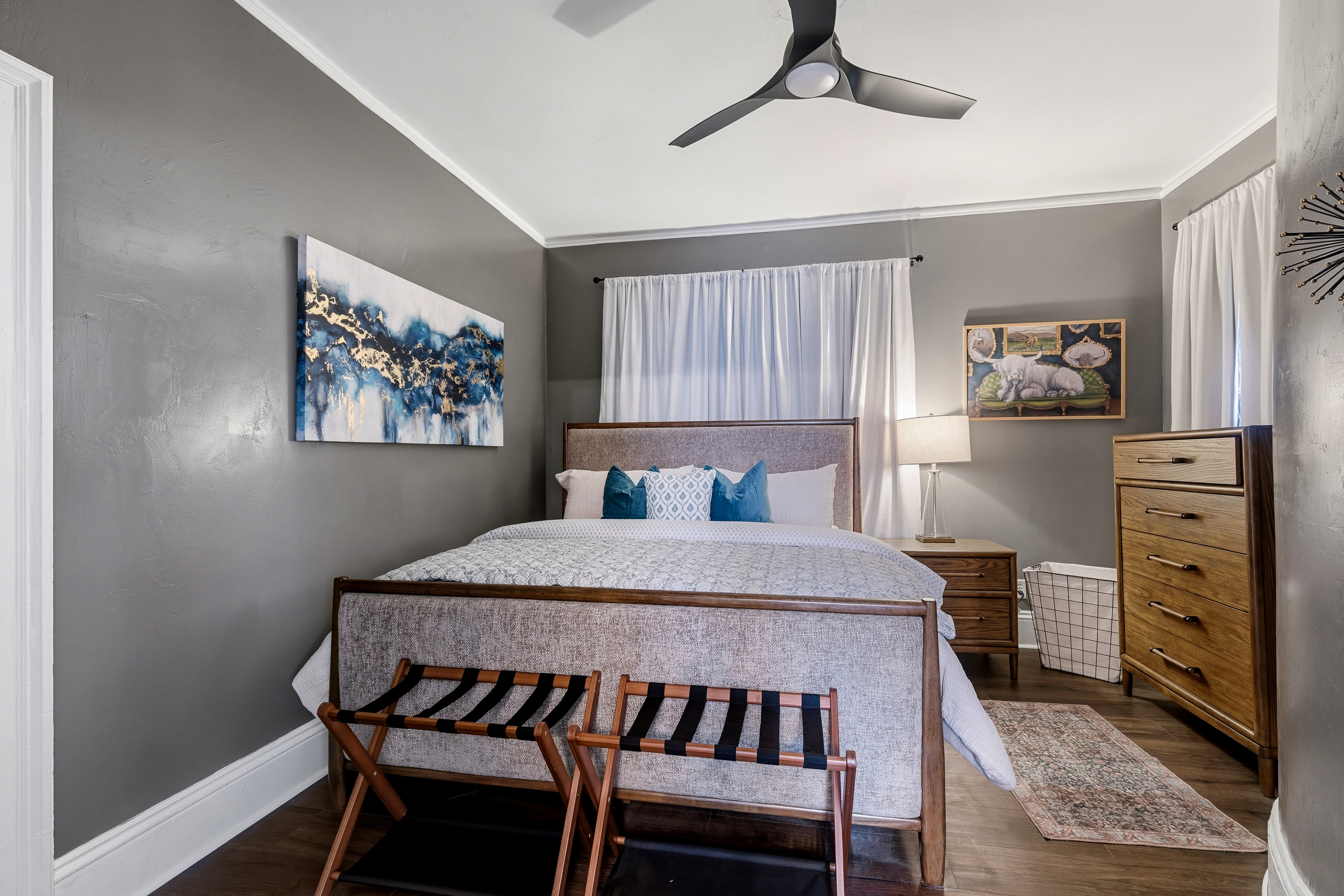 Upper King bedroom