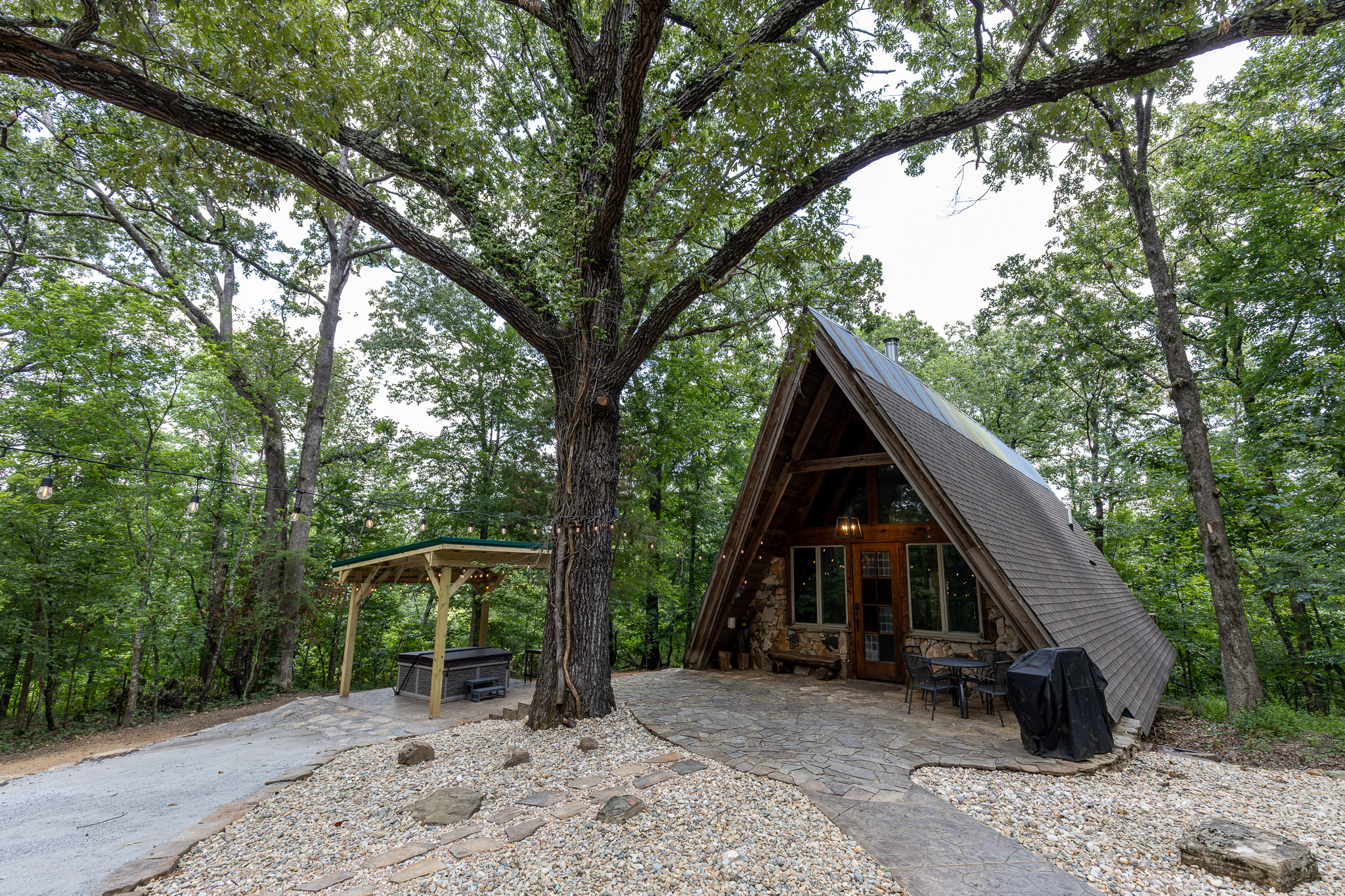 Kiddos and doggos will love exploring 150 acres of lush Kentucky Lake woods.