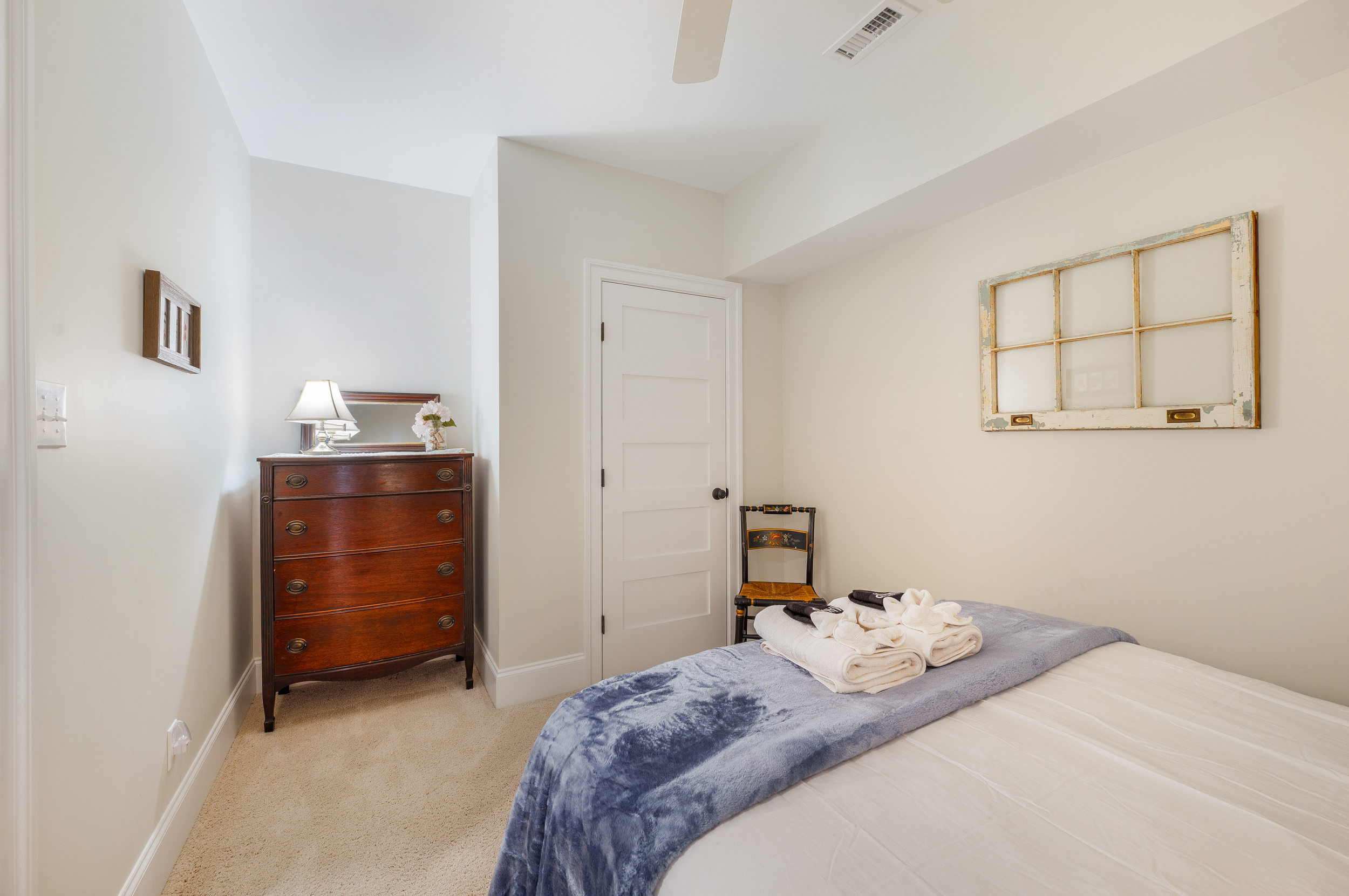 Extra sleeping - no windows in this room