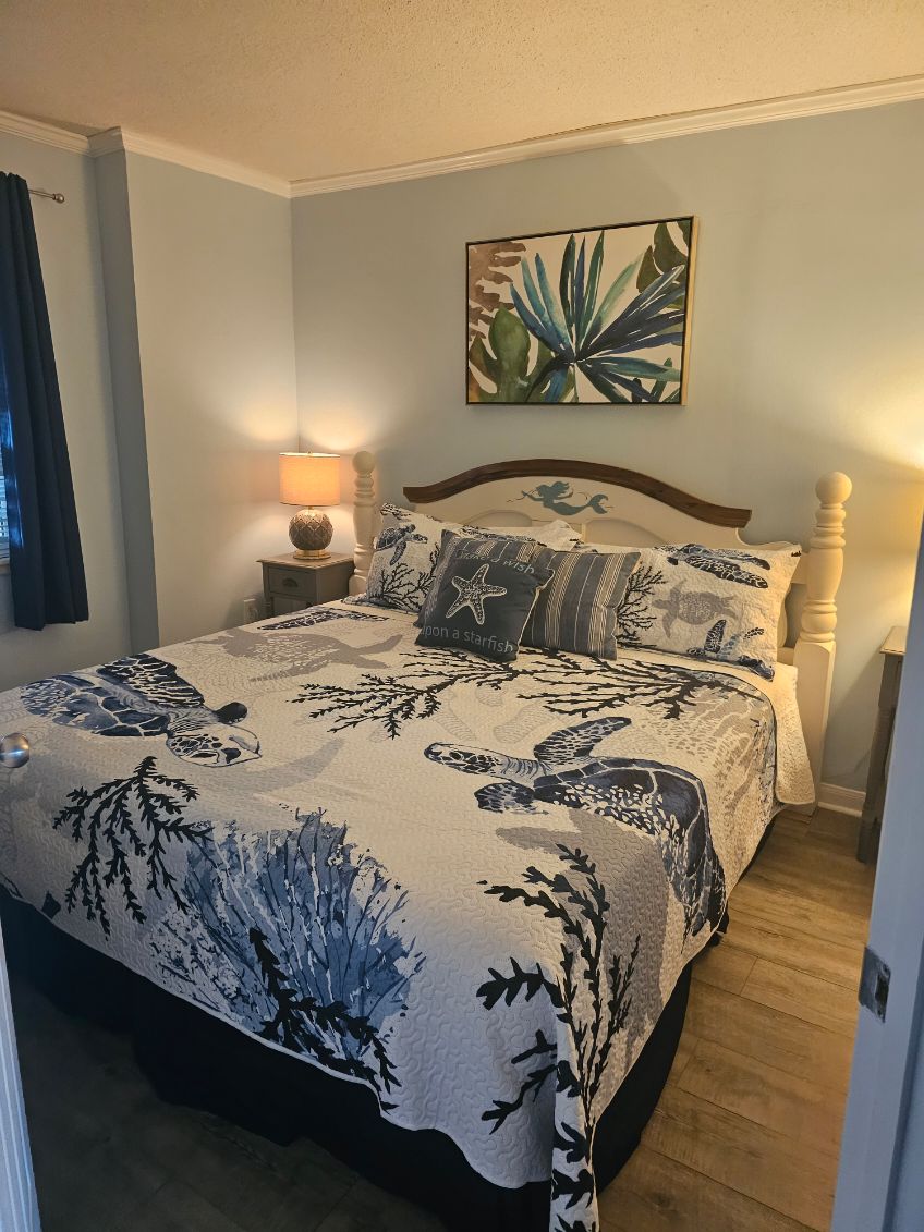 1st Bedroom - King Size