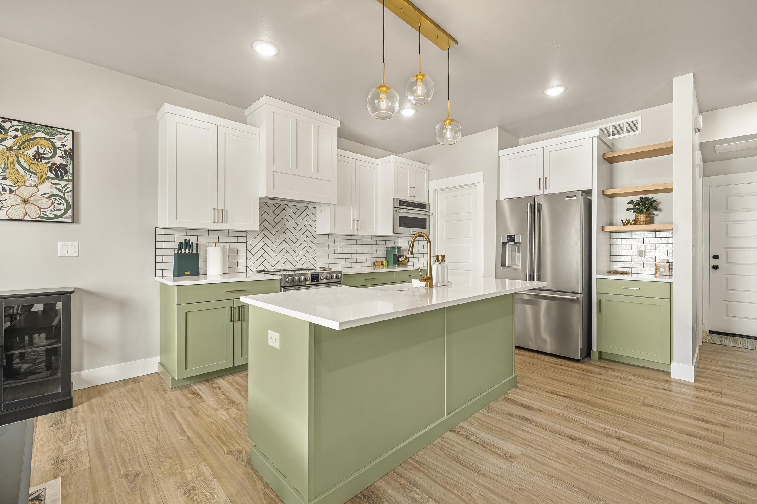 Spacious, modern kitchen.